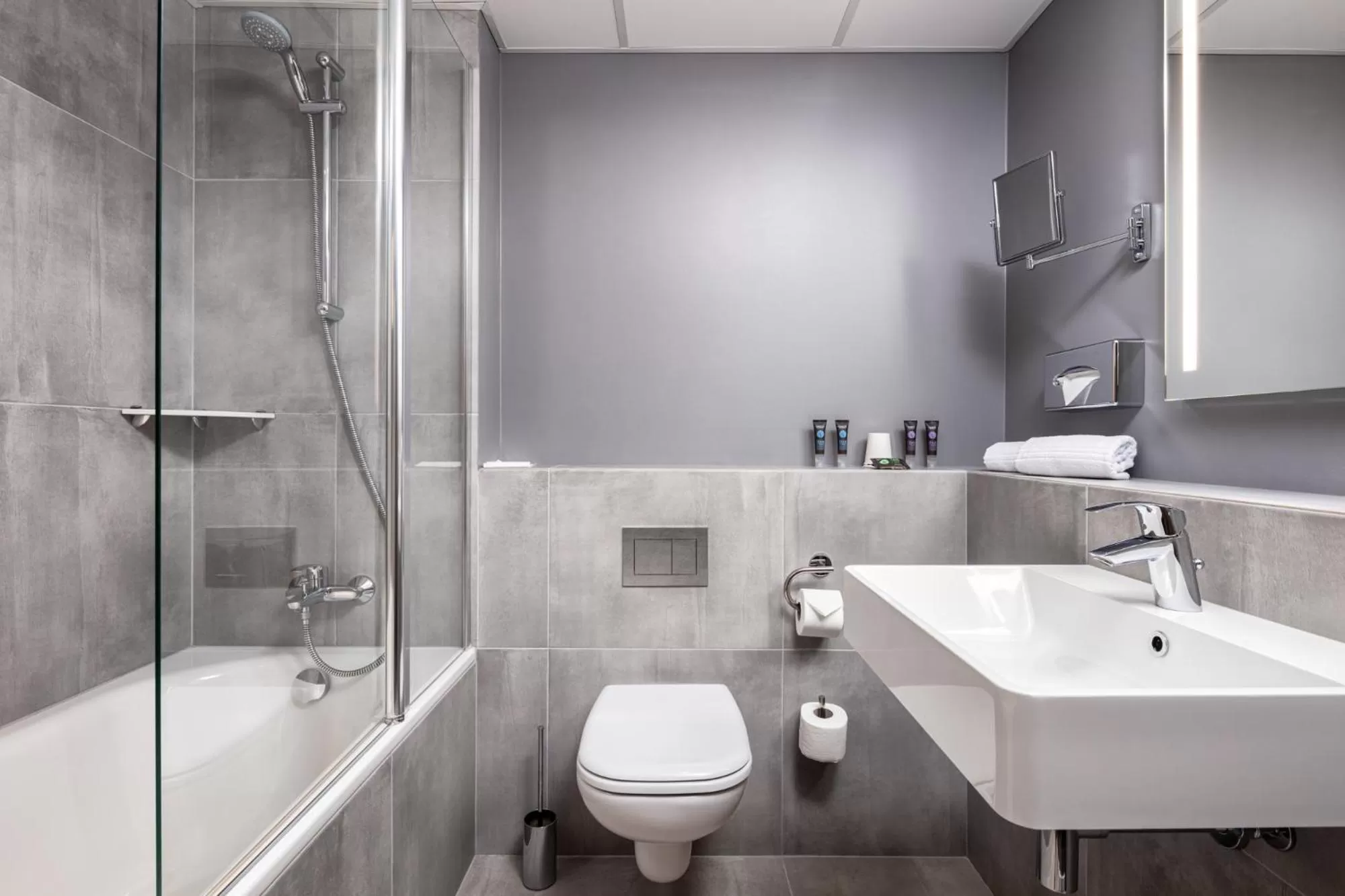 Toilet in Novotel Poznan Centrum