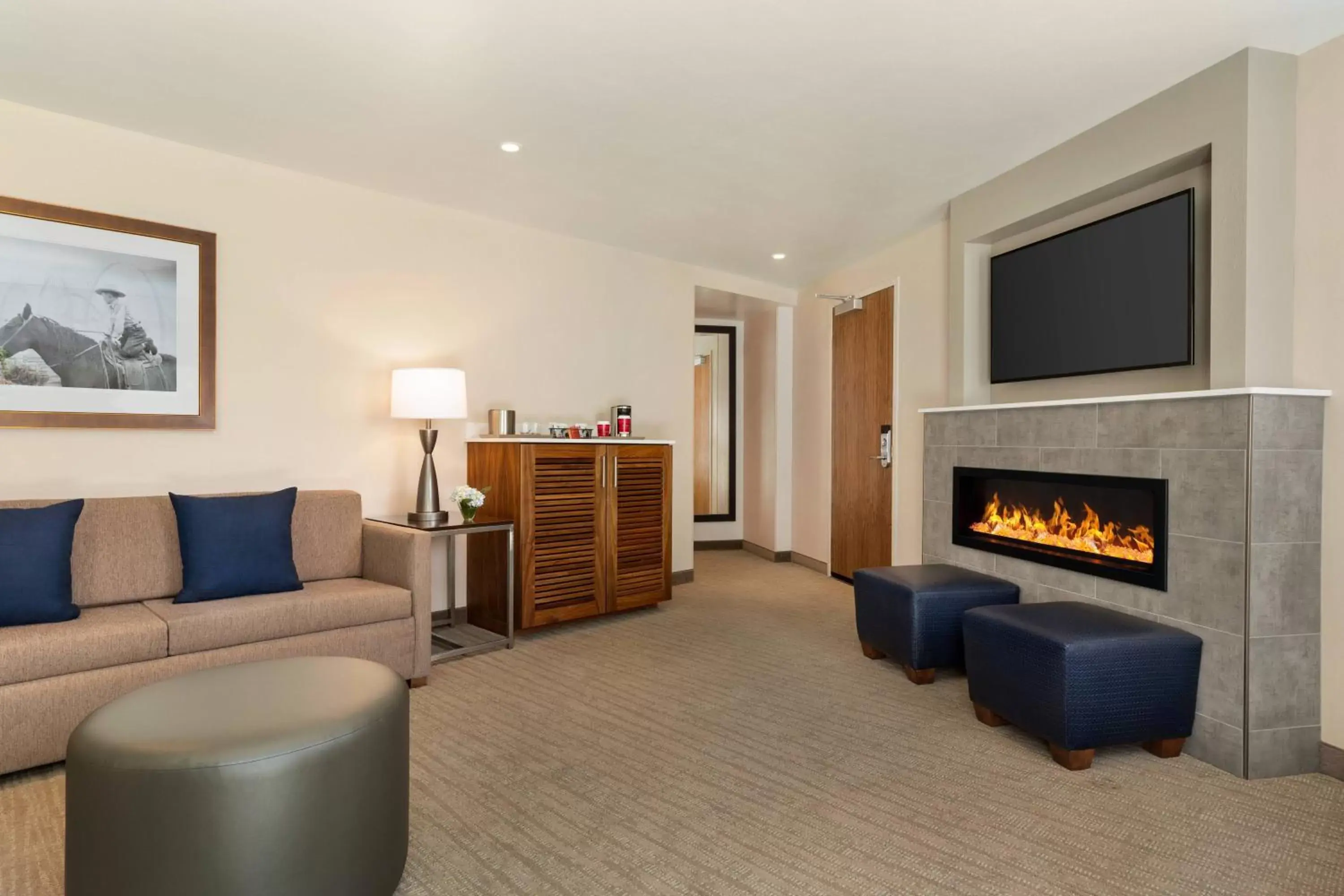 Bedroom, Seating Area in Delta Hotels by Marriott Helena Colonial