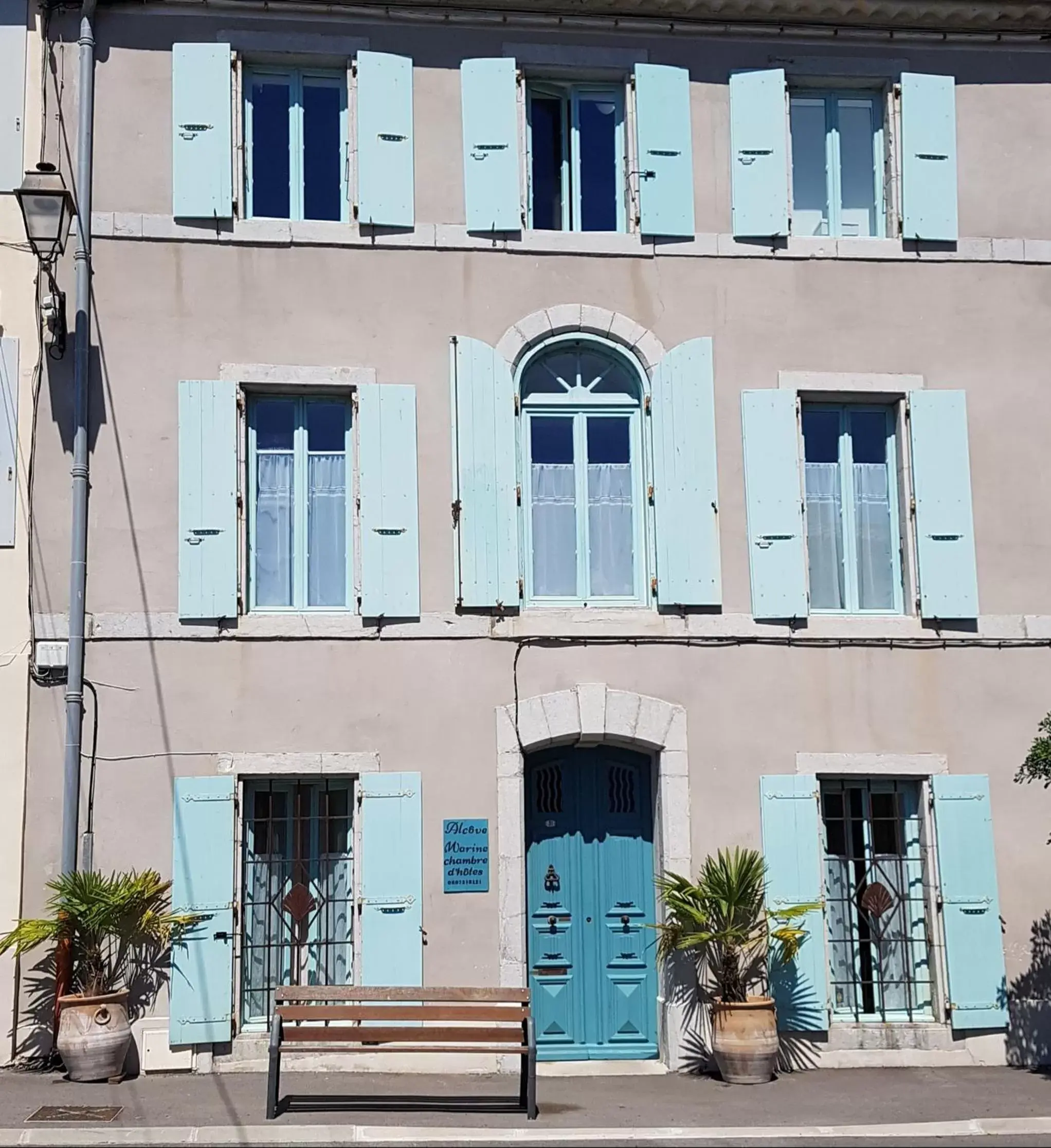Facade/entrance, Property Building in Alcôve Marine