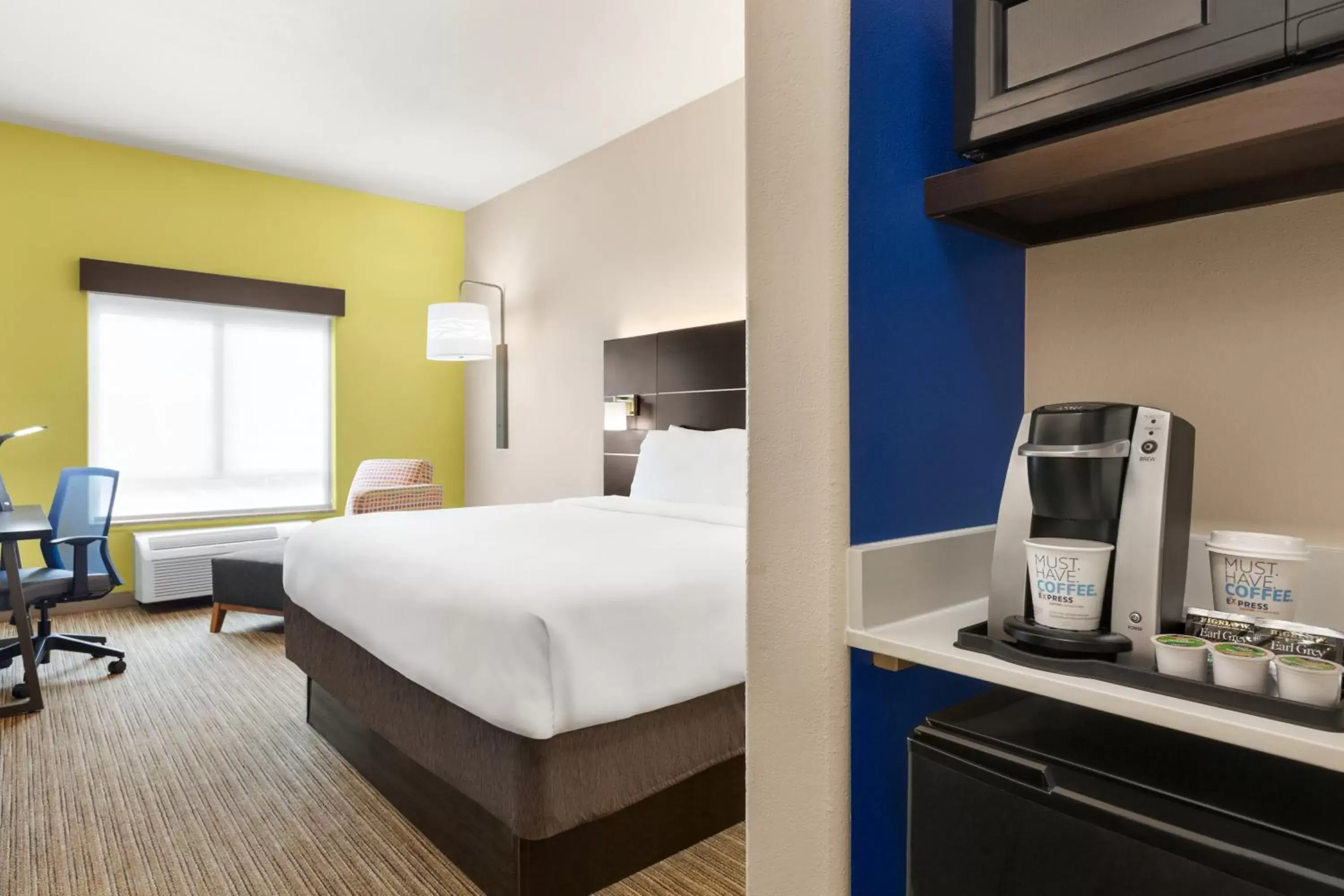 Bed in Holiday Inn Express Hotel & Suites San Antonio NW-Medical Area, an IHG Hotel