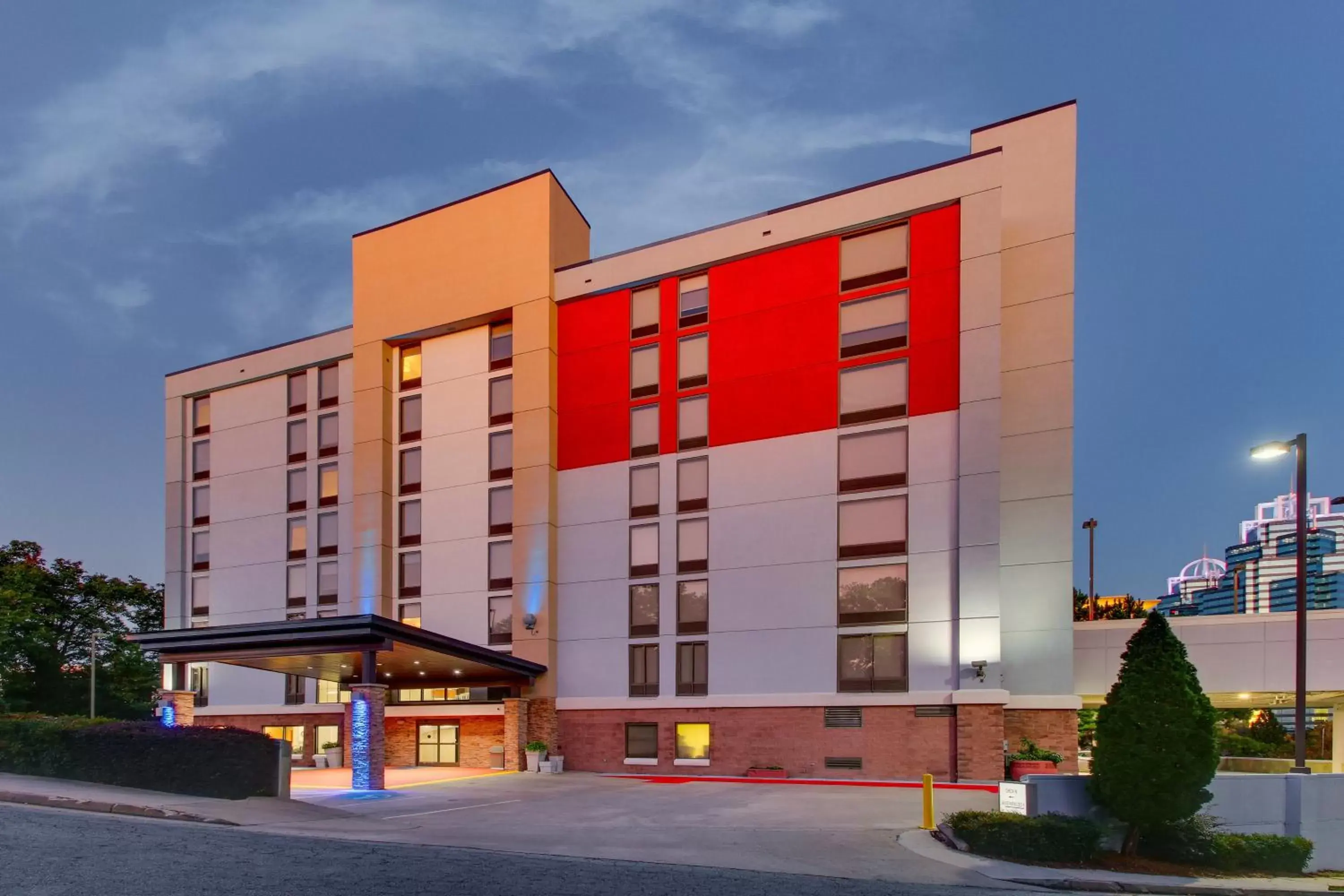 Property Building in Holiday Inn Express & Suites Atlanta Perimeter Mall Hotel, an IHG Hotel
