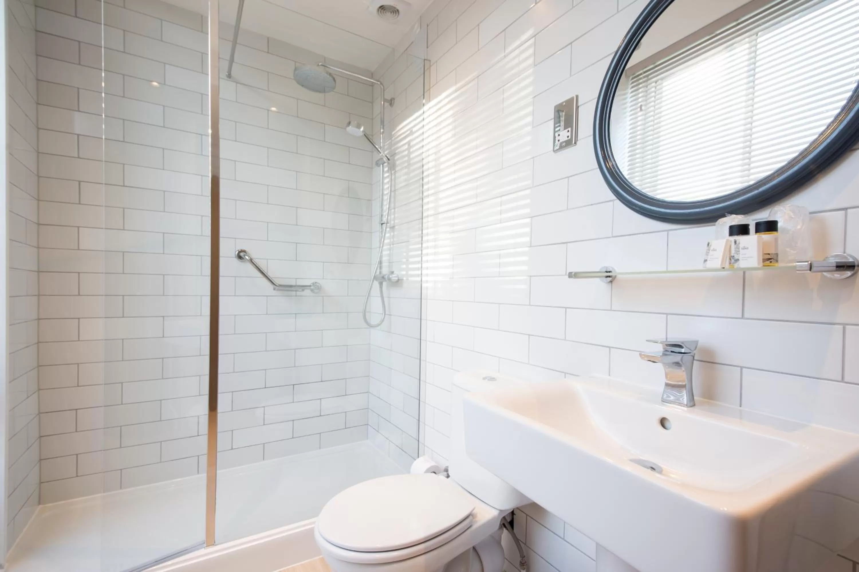 Bathroom in The Calverley Arms by Innkeeper's Collection