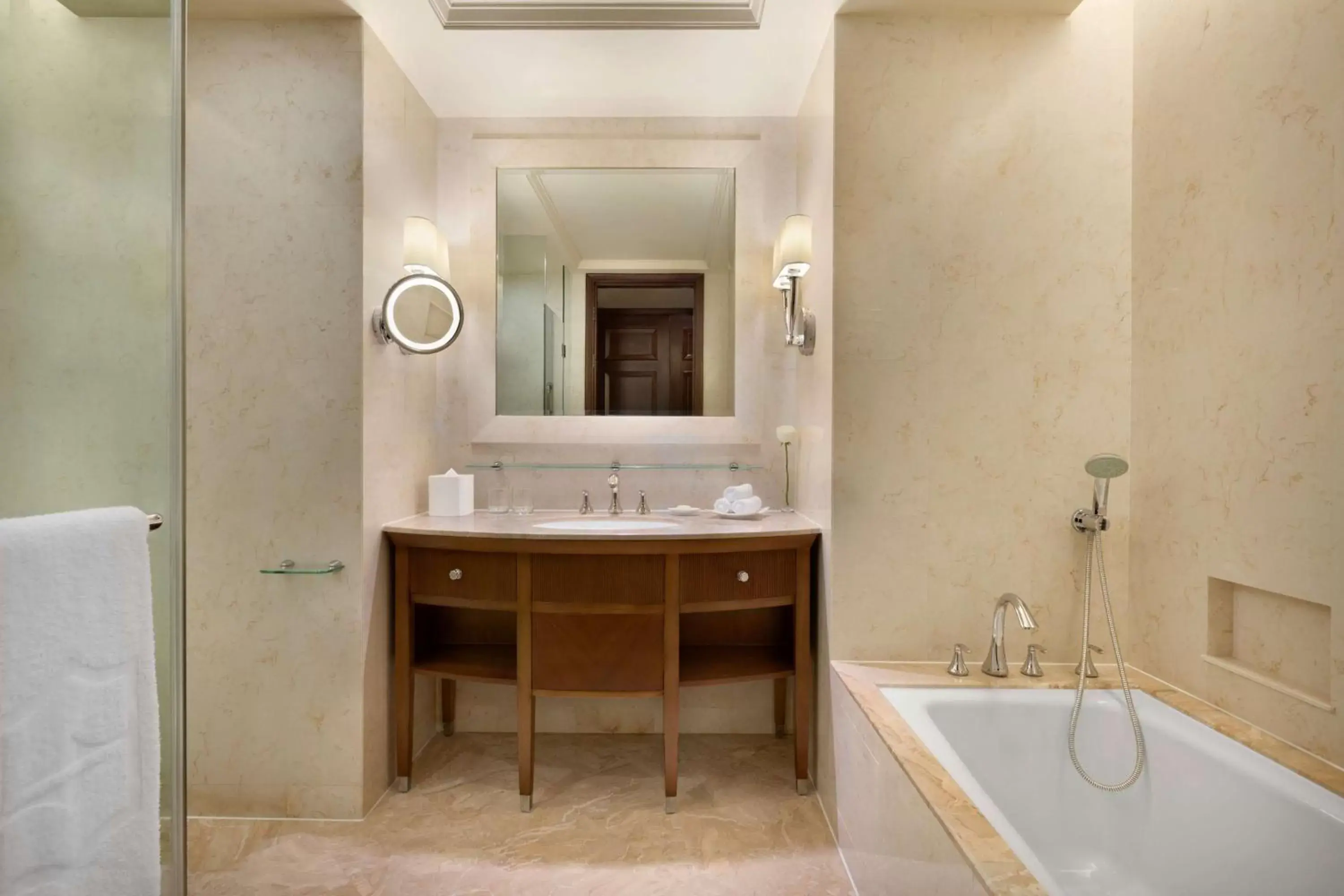 Bathroom in Shangri-La Wenzhou