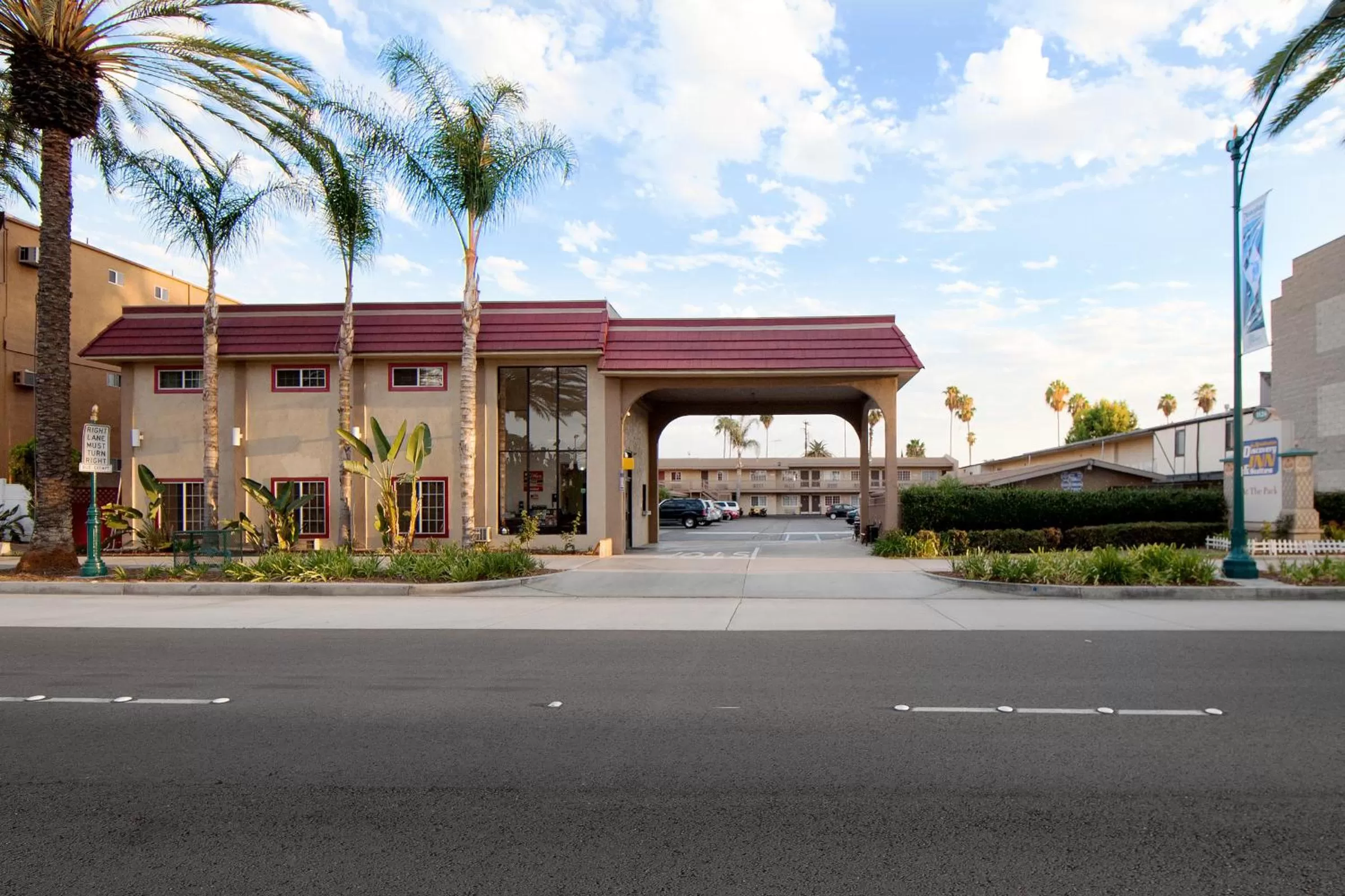 Property building in Anaheim Discovery Inn and Suites