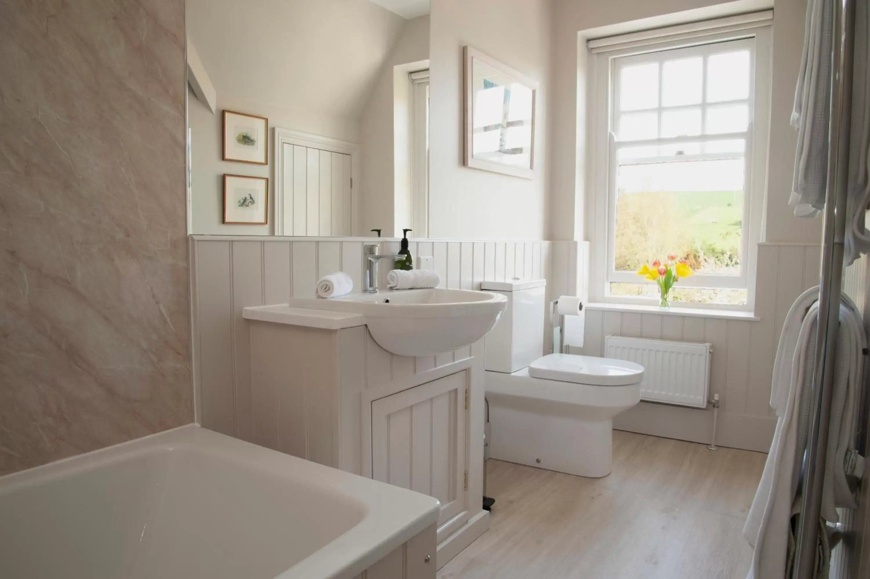 Bathroom in Avalon House Bed and Breakfast