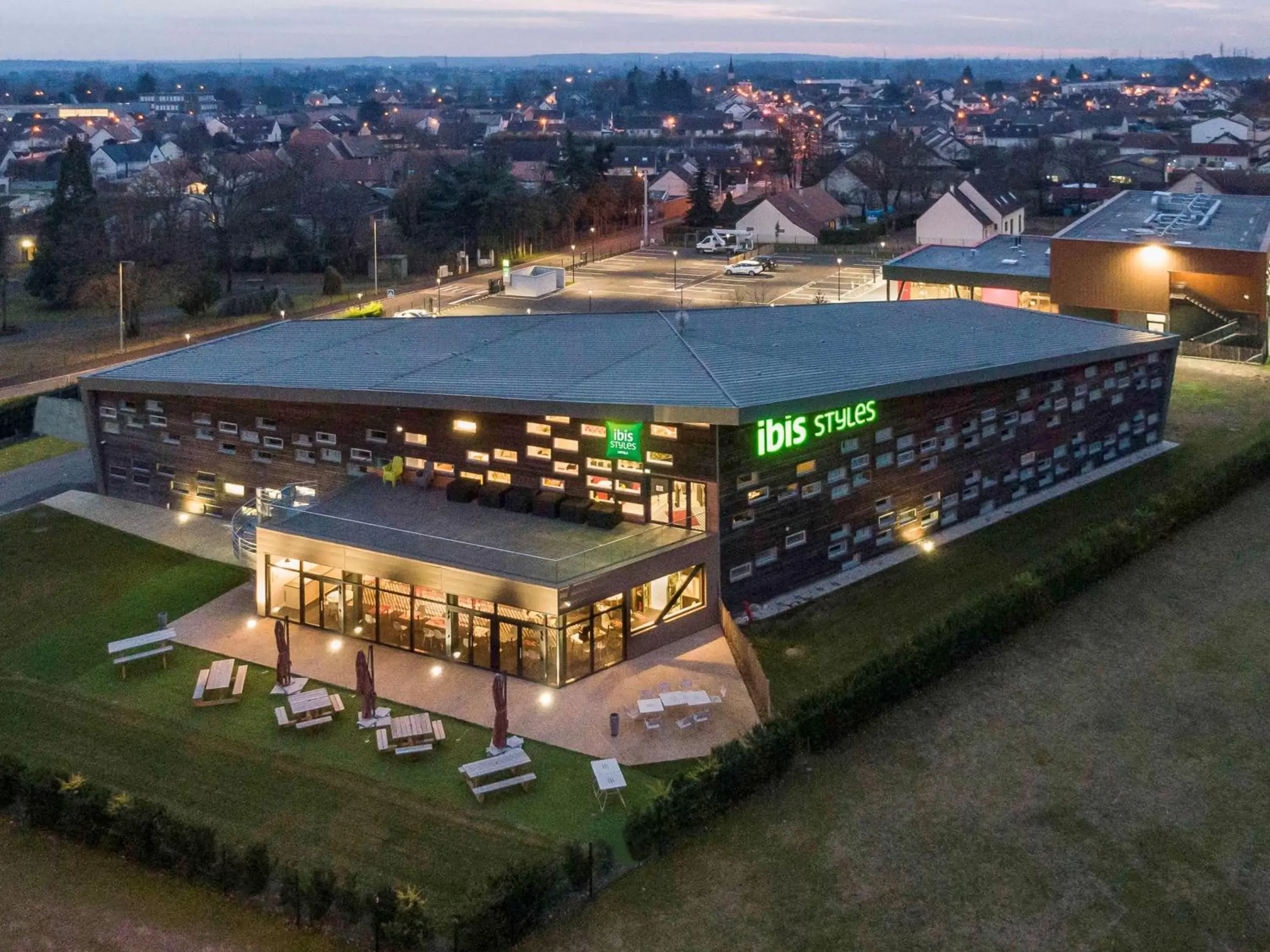 Property building, Bird's-eye View in ibis Styles Le Mans Sud Mulsanne