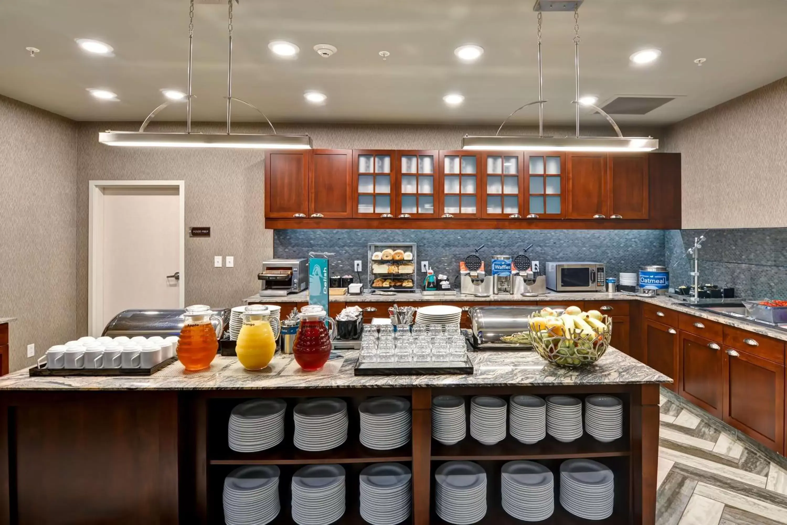 Dining area, Kitchen/Kitchenette in Homewood Suites By Hilton New Hartford Utica