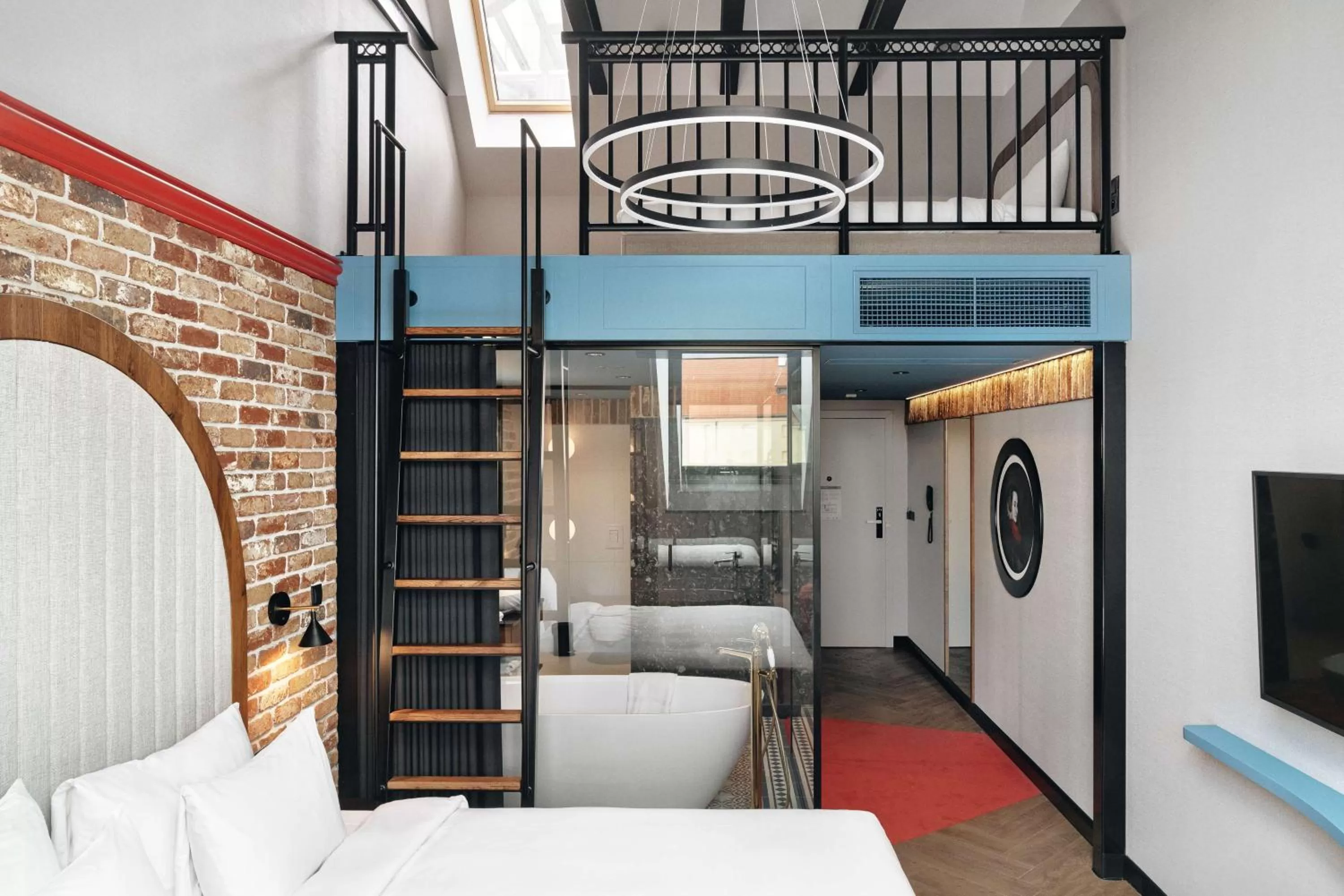 Family Room with River View  in Radisson RED Gdansk