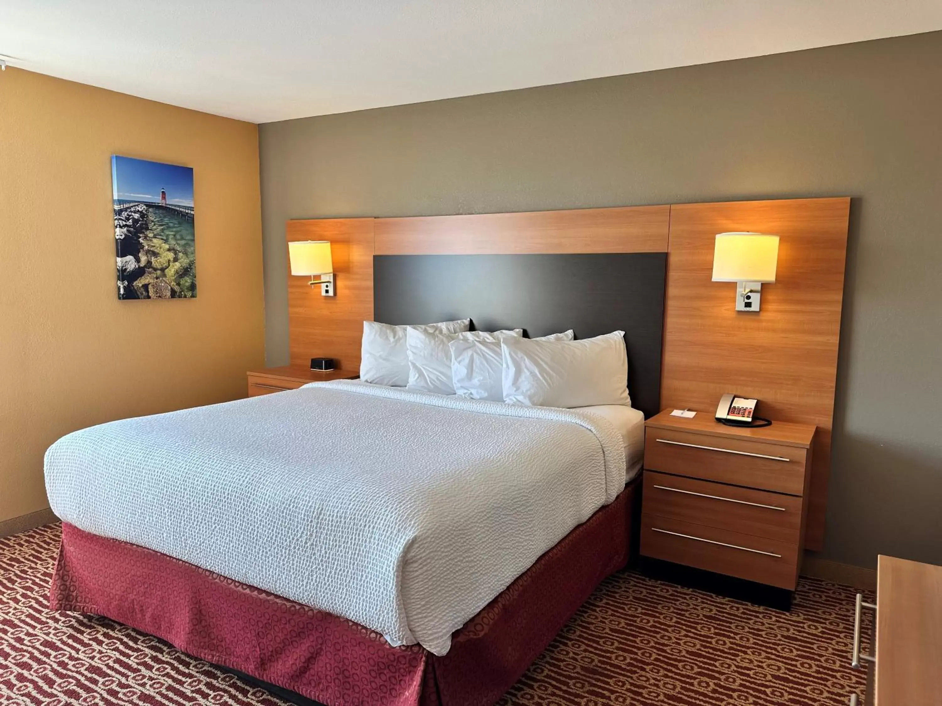 Bedroom, Bed in TownePlace Suites by Marriott Detroit Troy