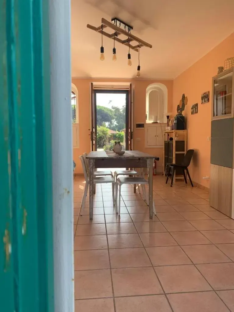 Communal lounge/ TV room, Dining Area in Agriostello Riparo