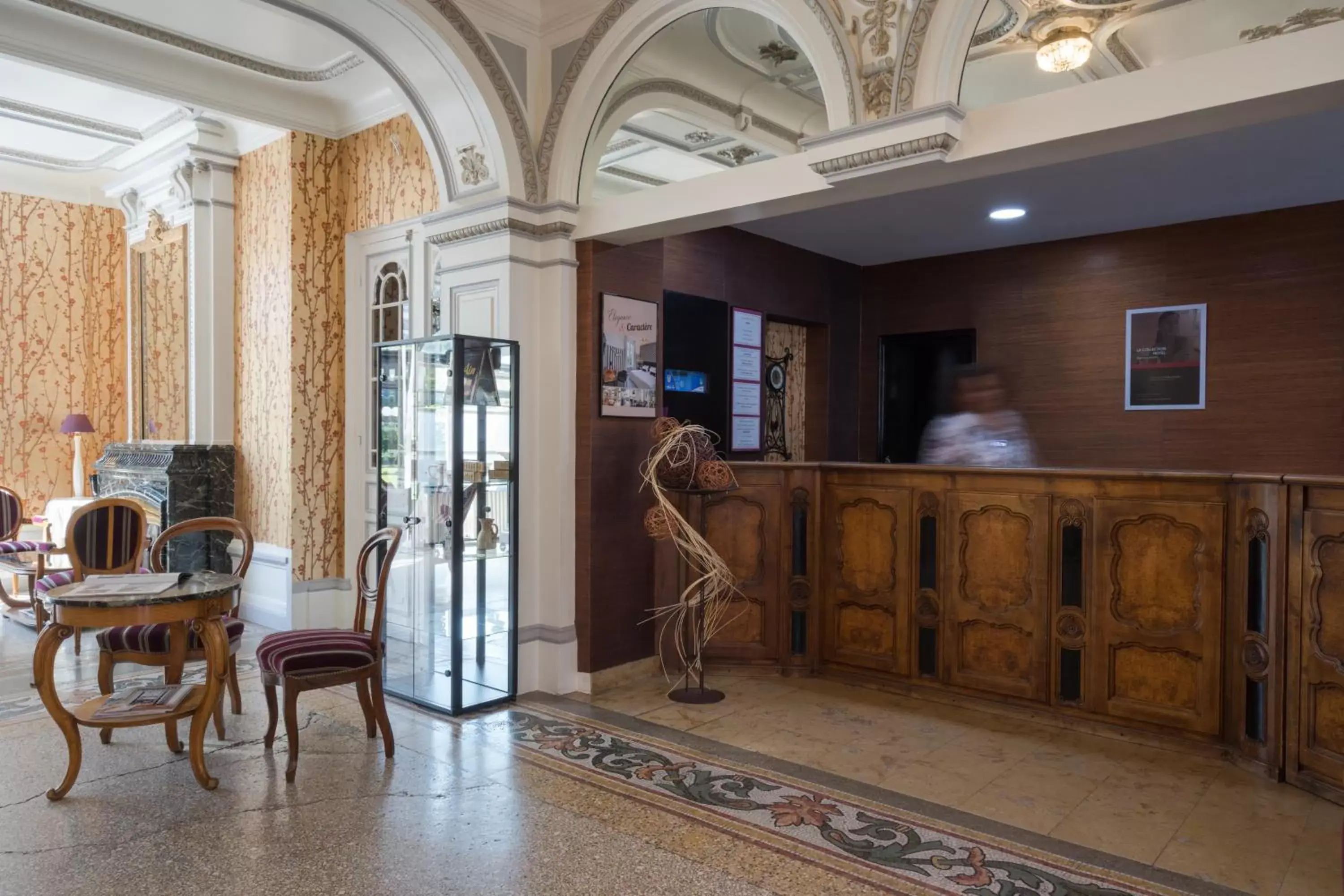 Lobby or reception, Lobby/Reception in The Originals Boutique, Hôtel Terminus, Bourg-en-Bresse Gare (Qualys-Hotel)