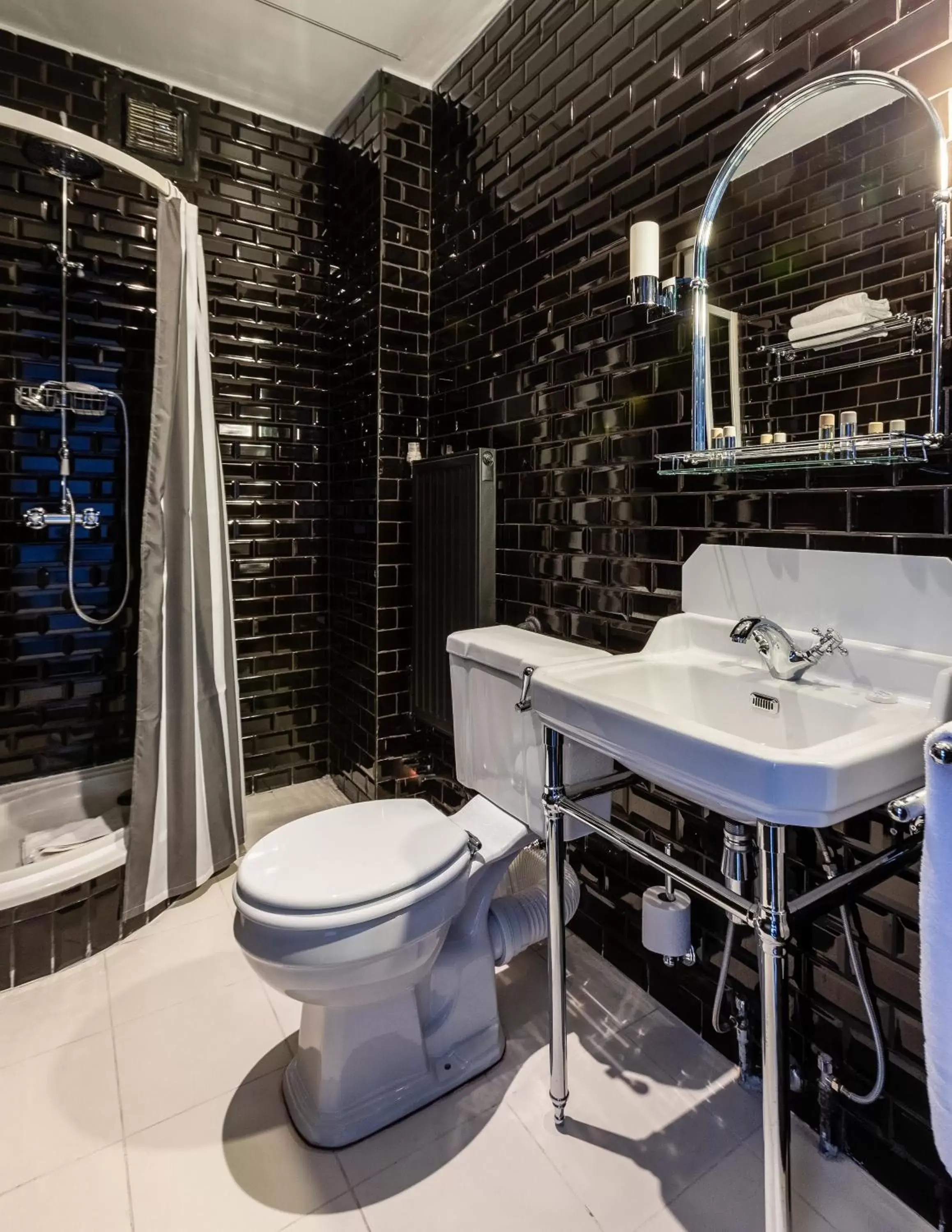 Bathroom in Hotel Des Colonies