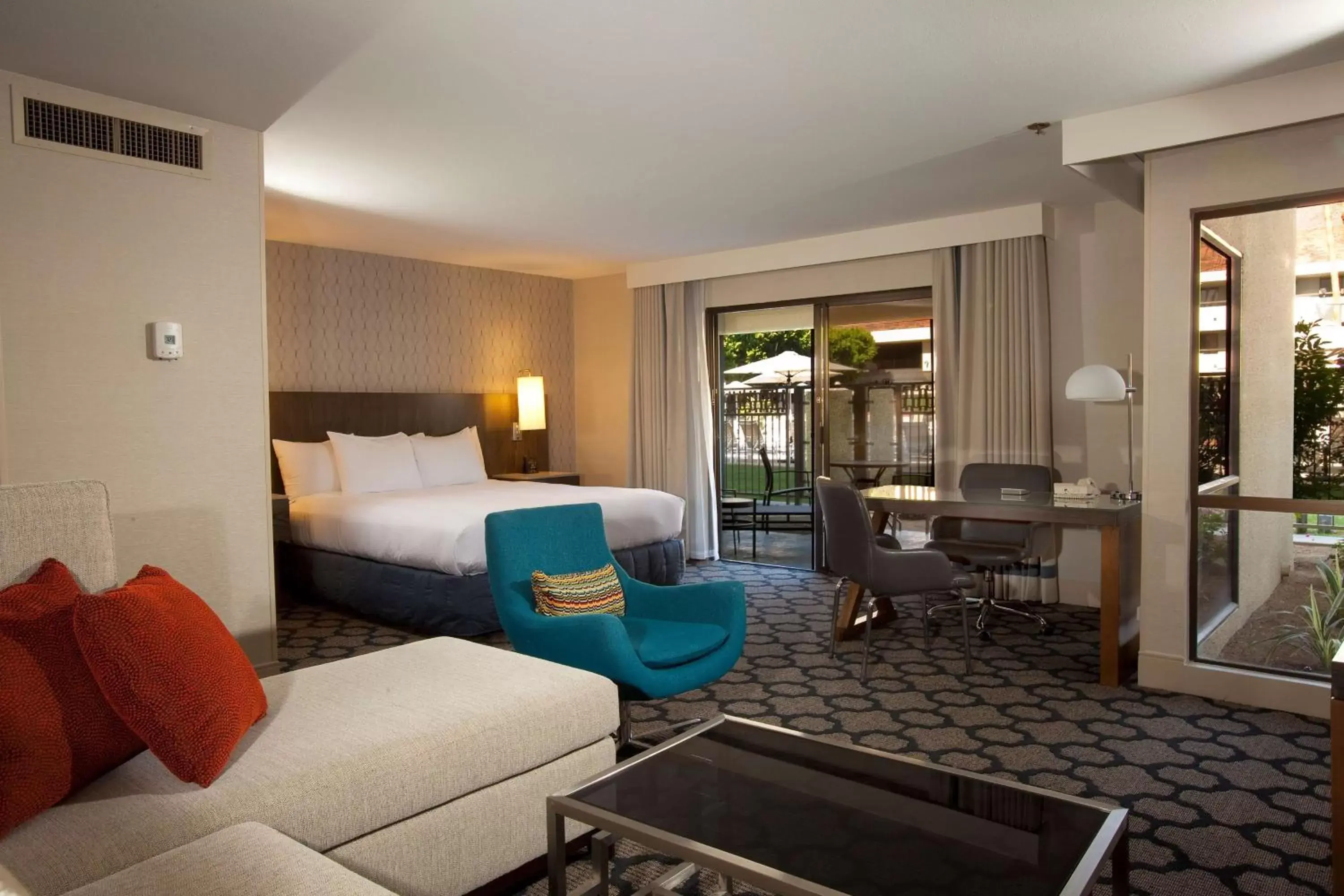 Bedroom in Hilton Palm Springs