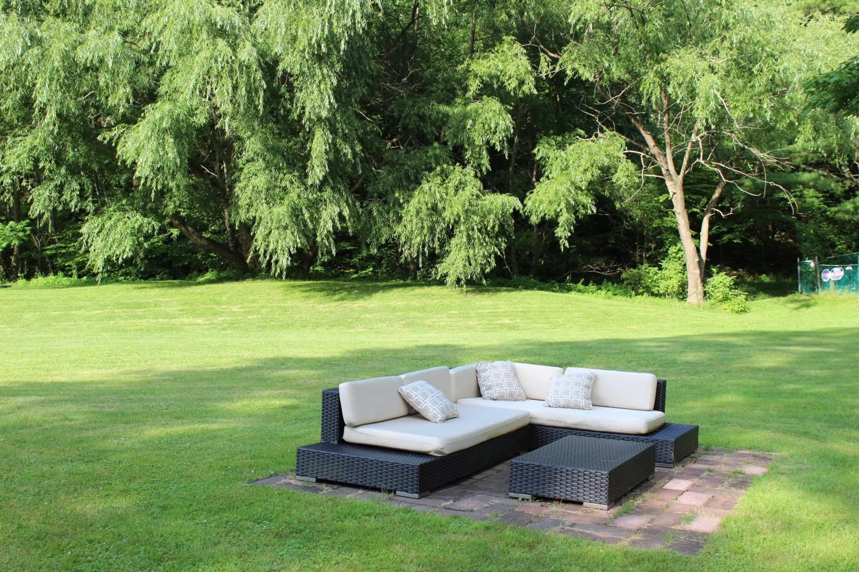 Patio, Garden in Catskill Seasons Inn