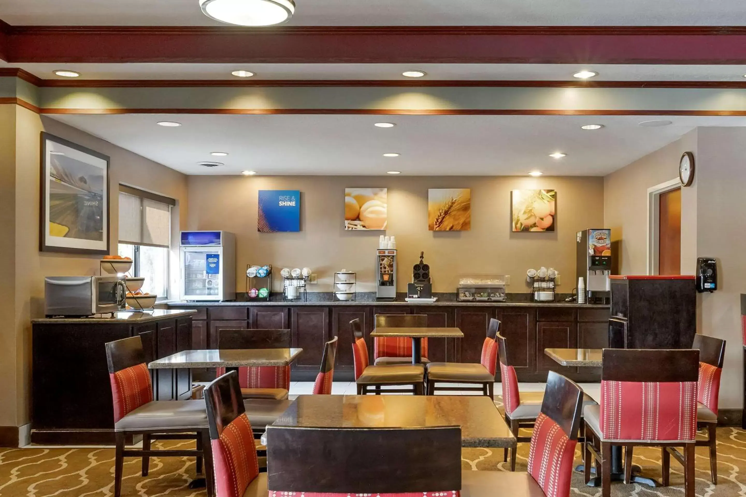 Restaurant/Places to Eat in Comfort Inn & Suites - Jackson