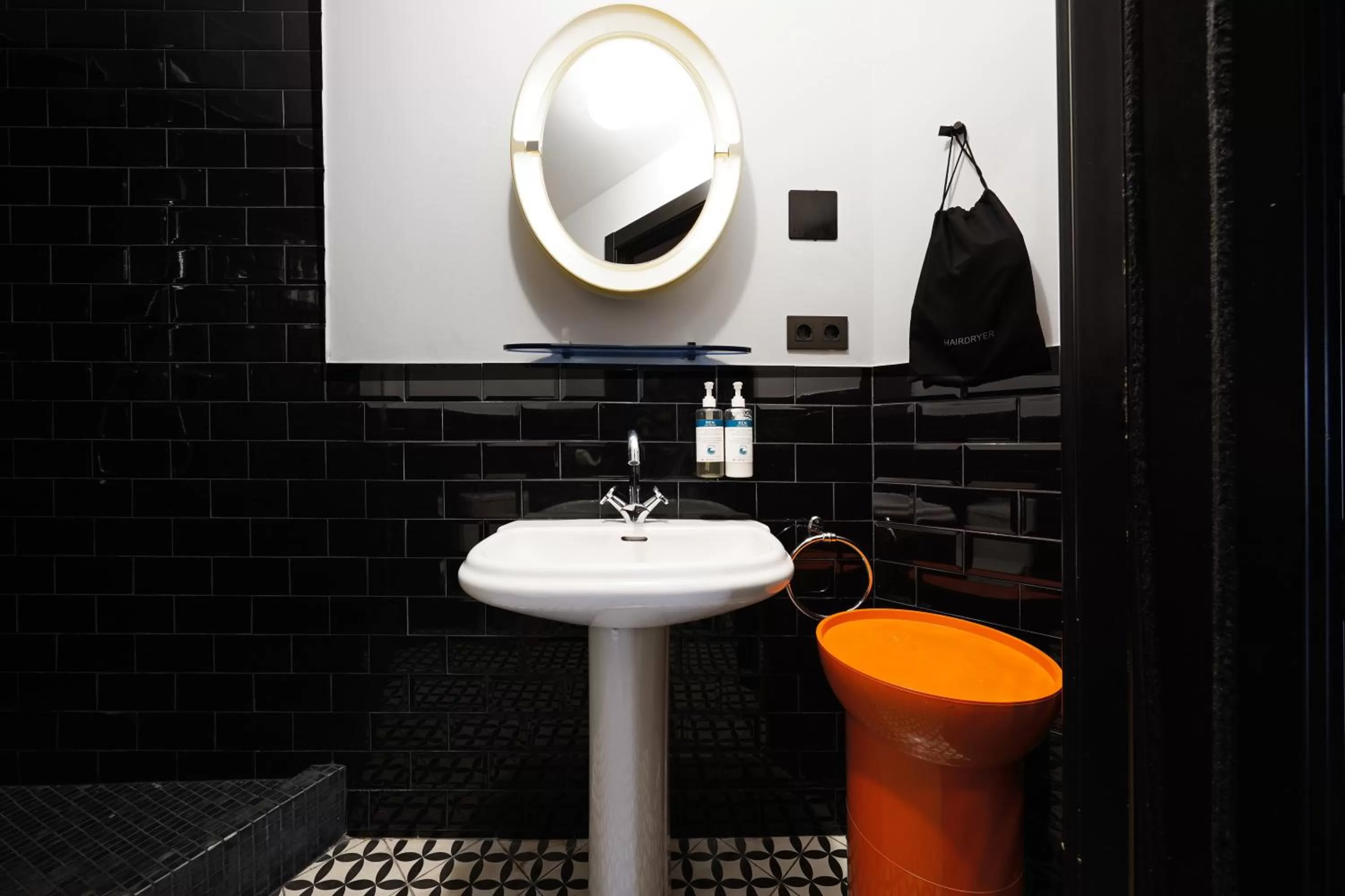 Bathroom in Numa Barcelona Roca