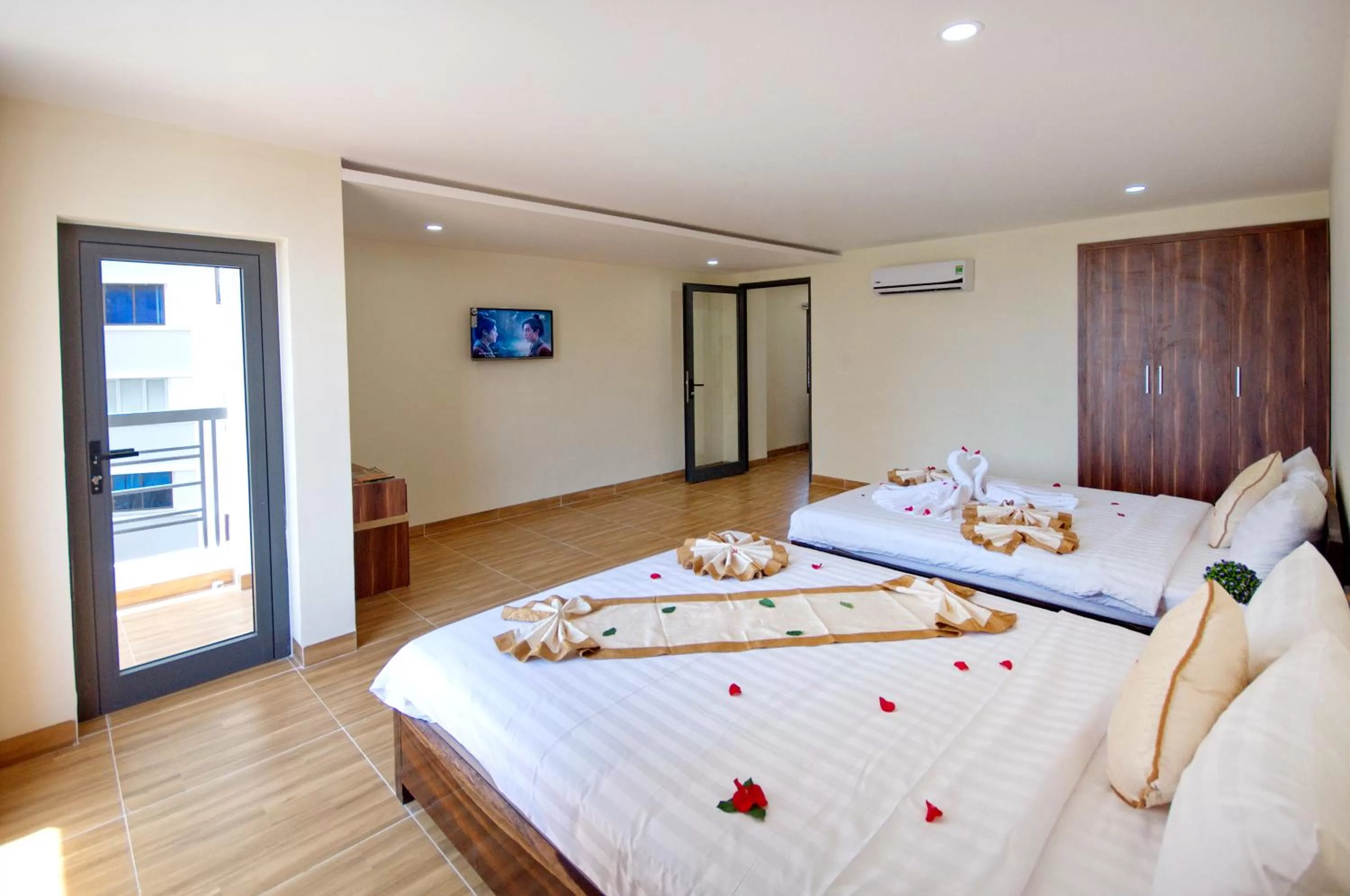 Bedroom, Bed in Harvey Hotel & Apartments