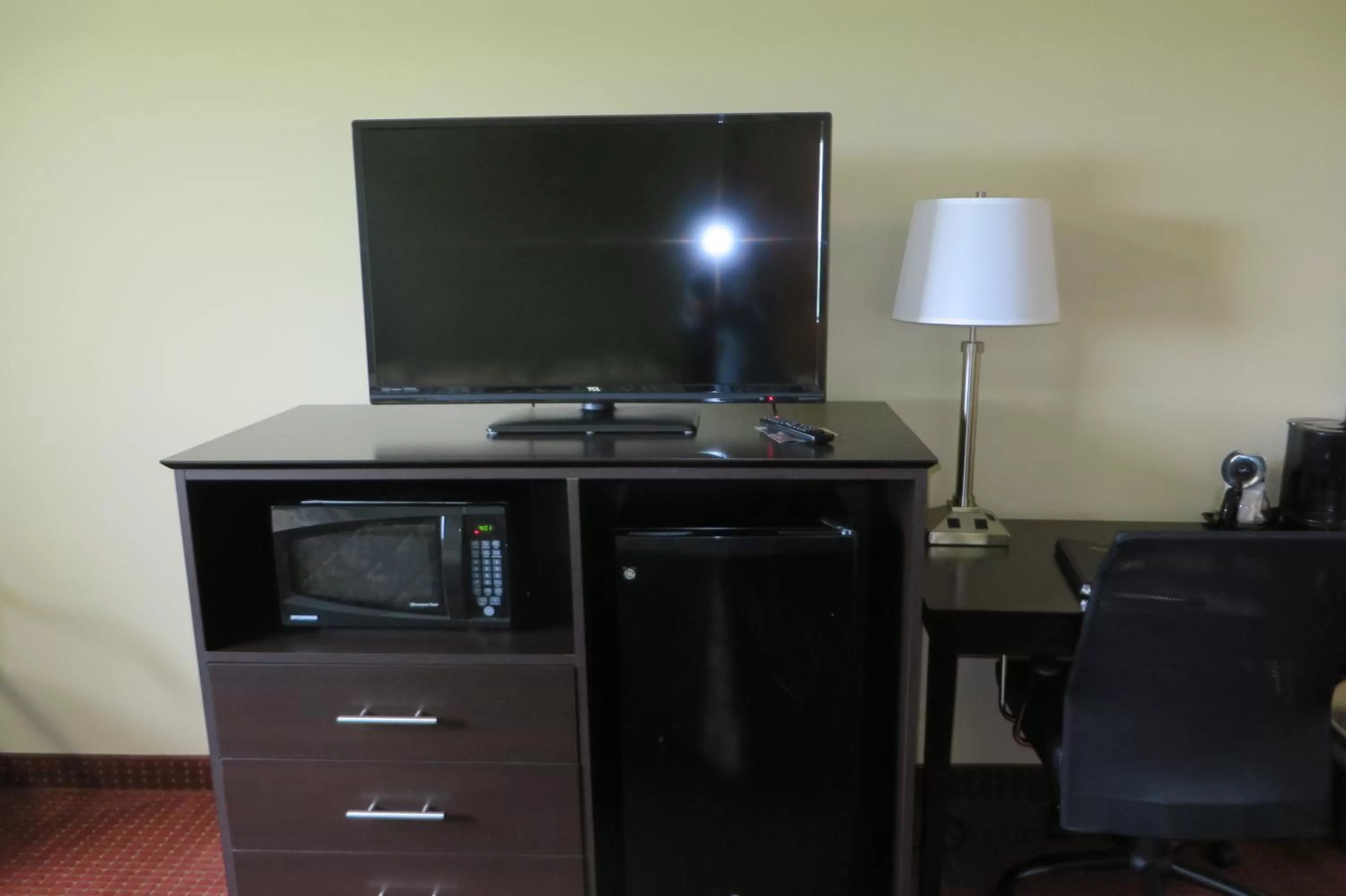 Decorative detail in Super 8 by Wyndham Grinnell IA