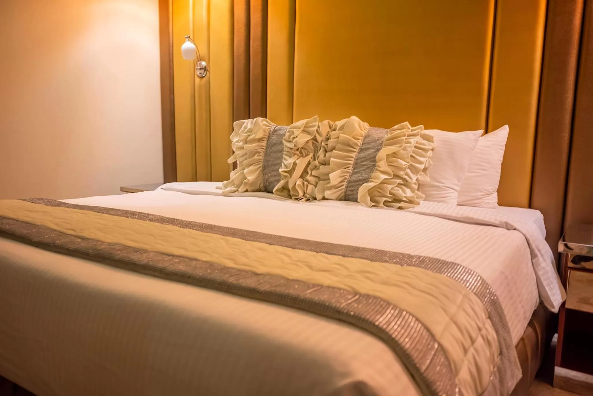 Bed in Meral Crown Hotel