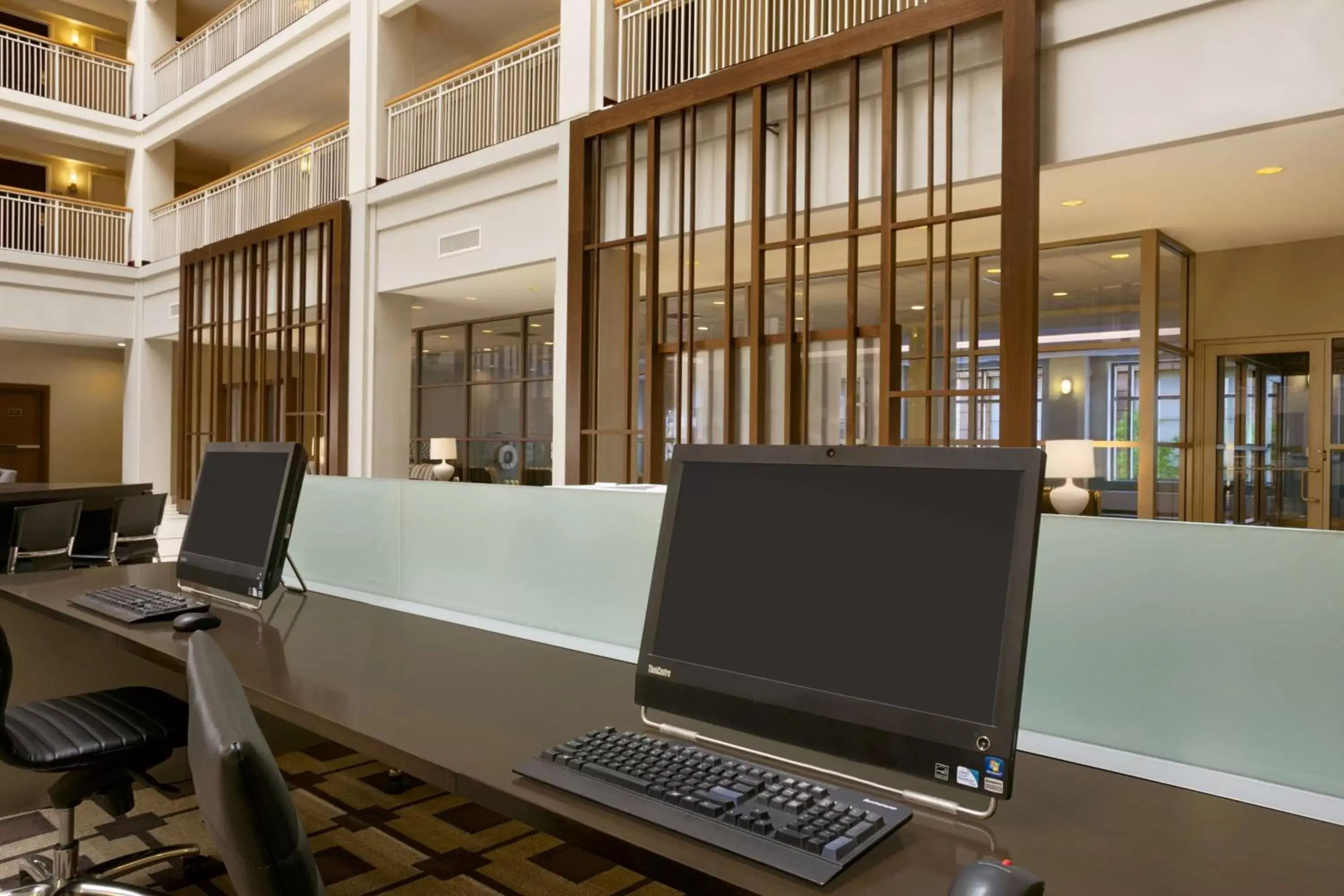 Business facilities in Embassy Suites Chicago - Downtown River North