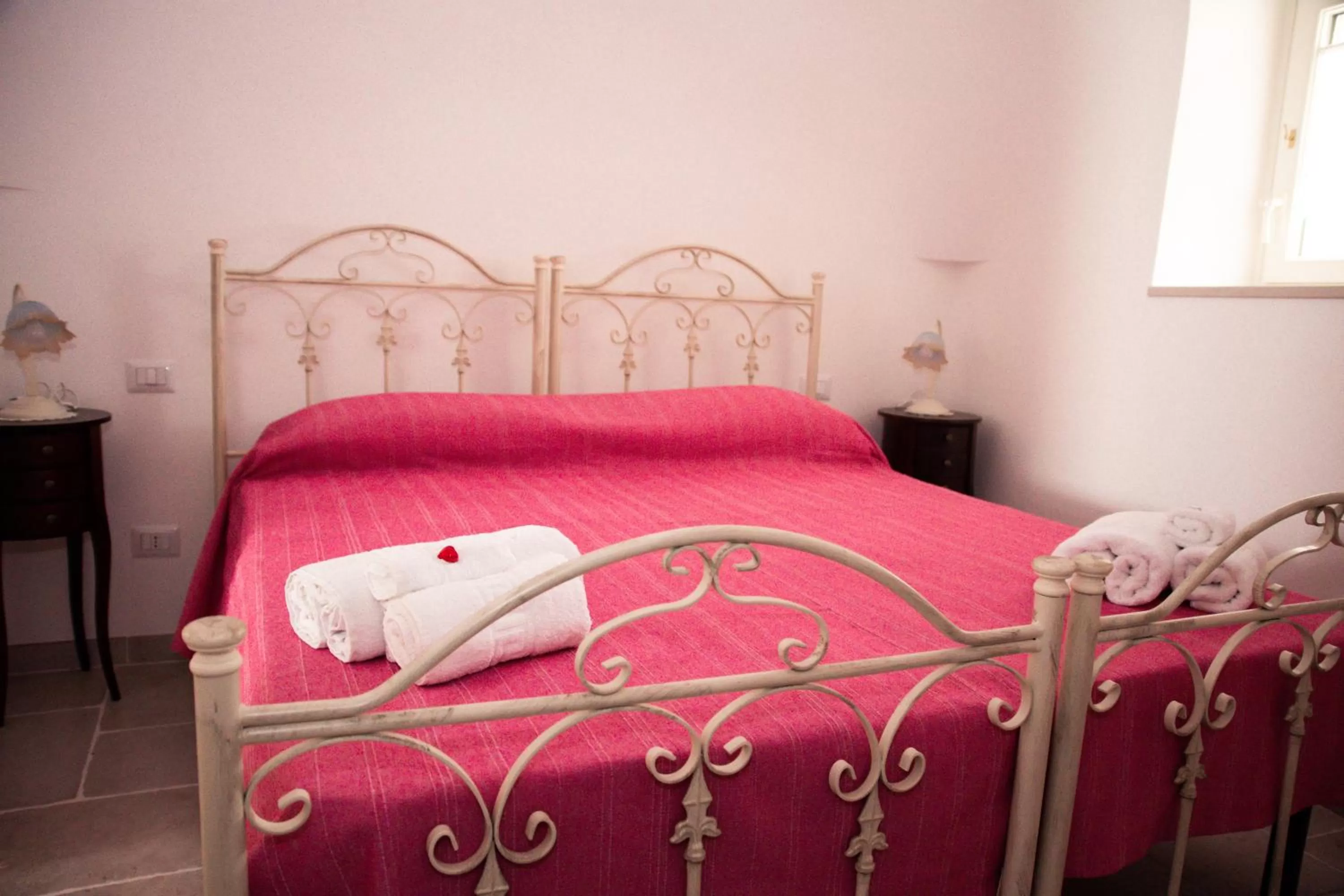 Bedroom, Bed in Trulli Donna Isabella