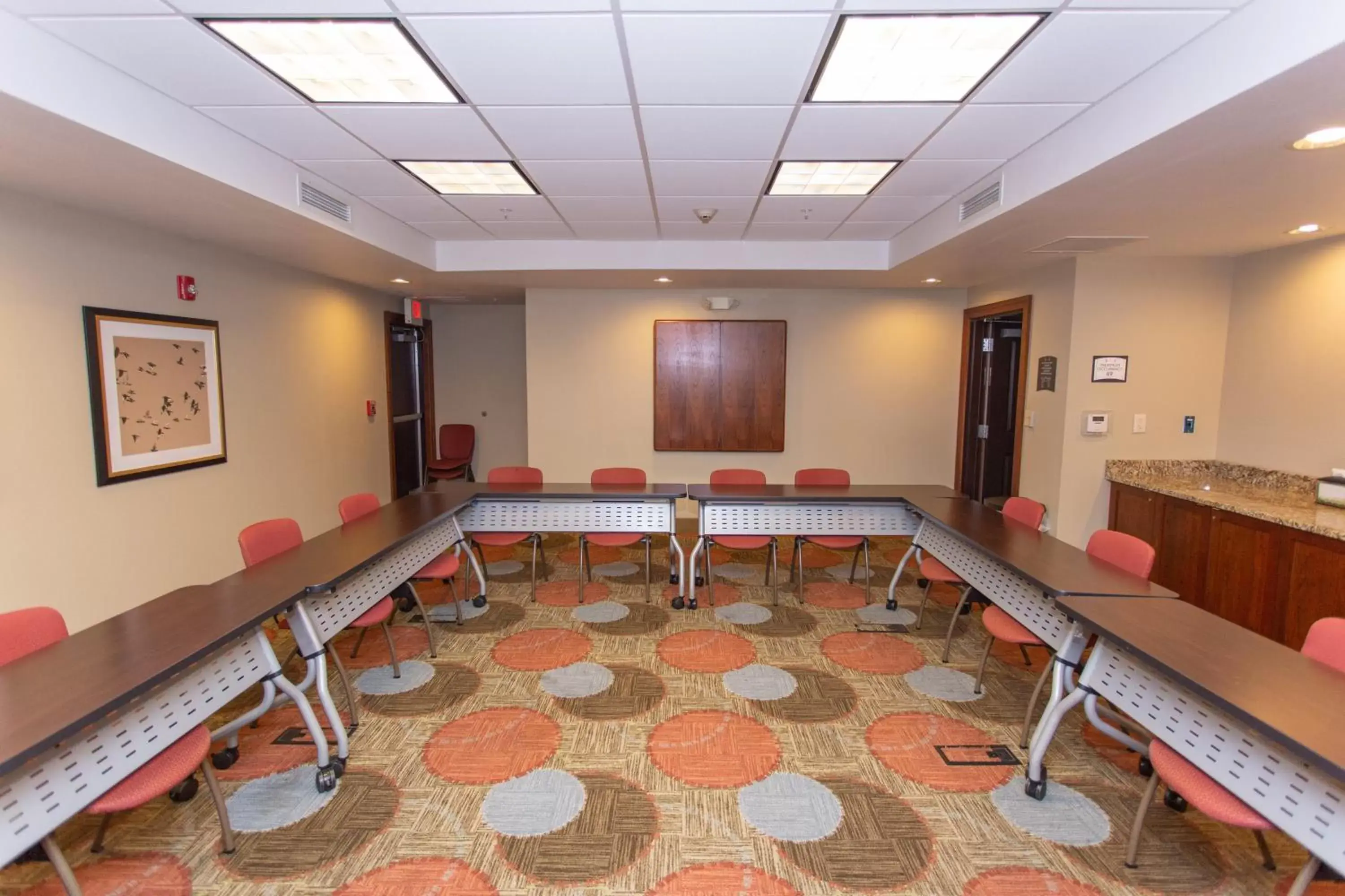 Meeting/conference room in Staybridge Suites Bowling Green, an IHG Hotel