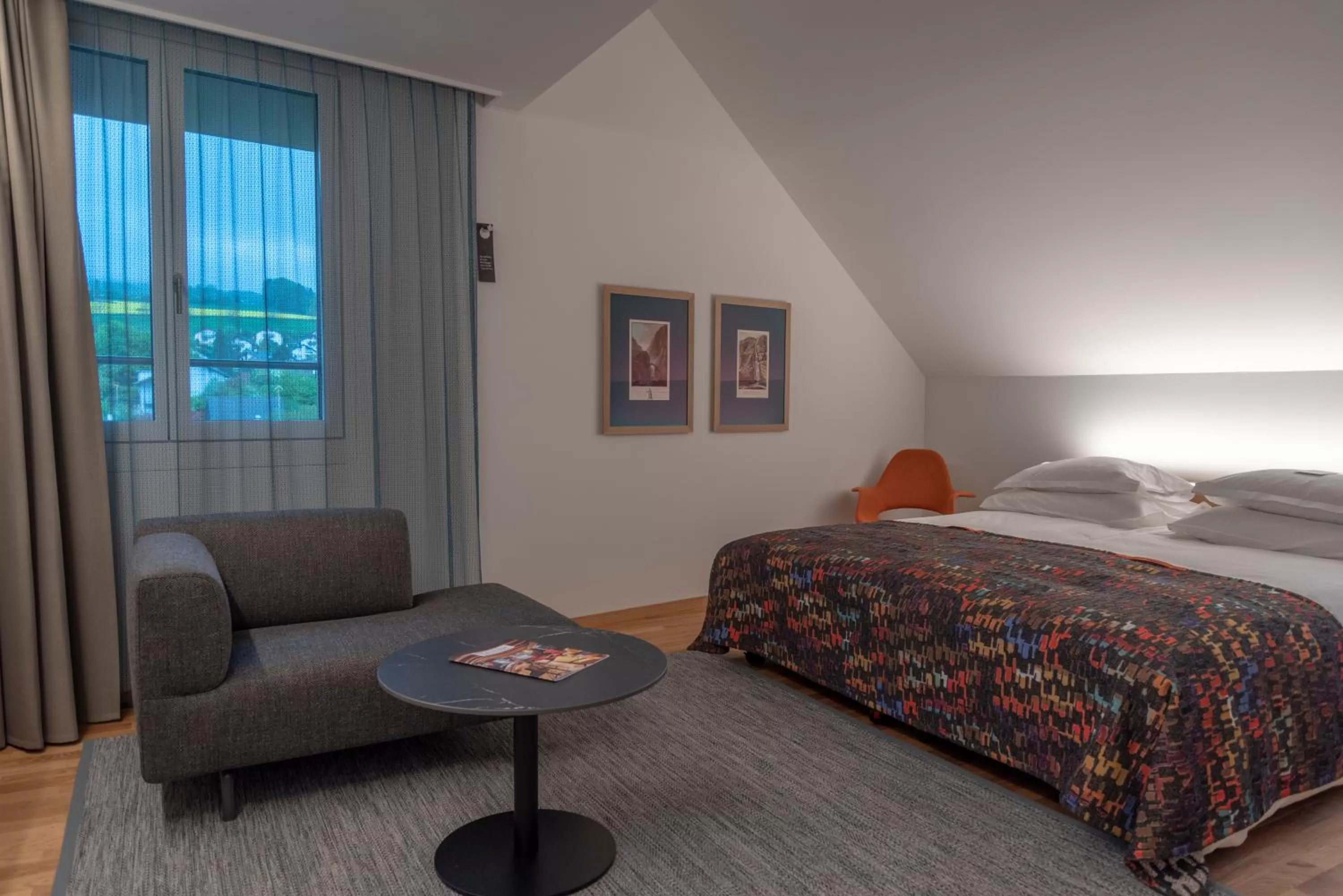 Bed in CASPAR Swiss Quality Hotel