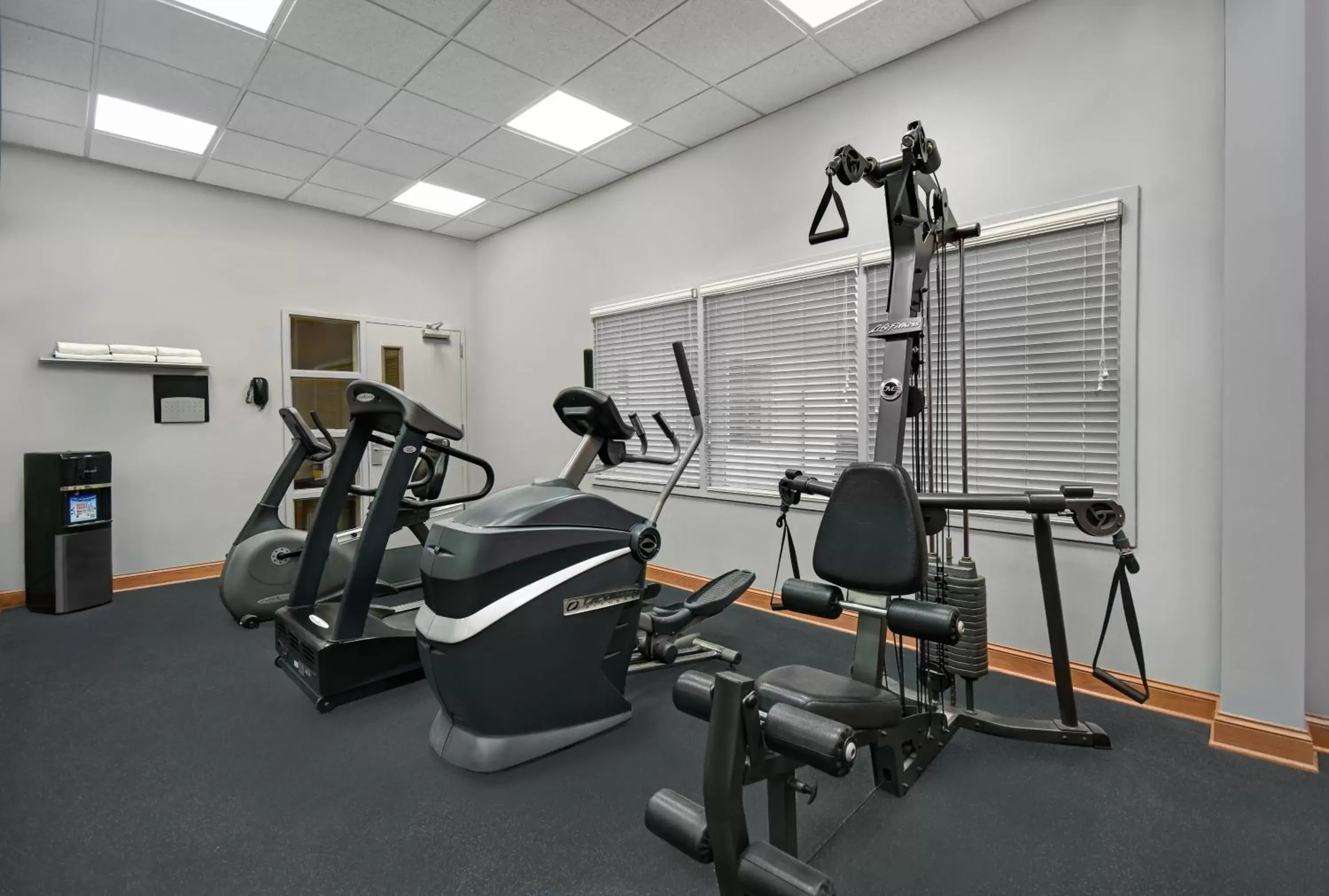 Fitness Center/Facilities in Country Inn & Suites by Radisson, Rochester-University Area, NY