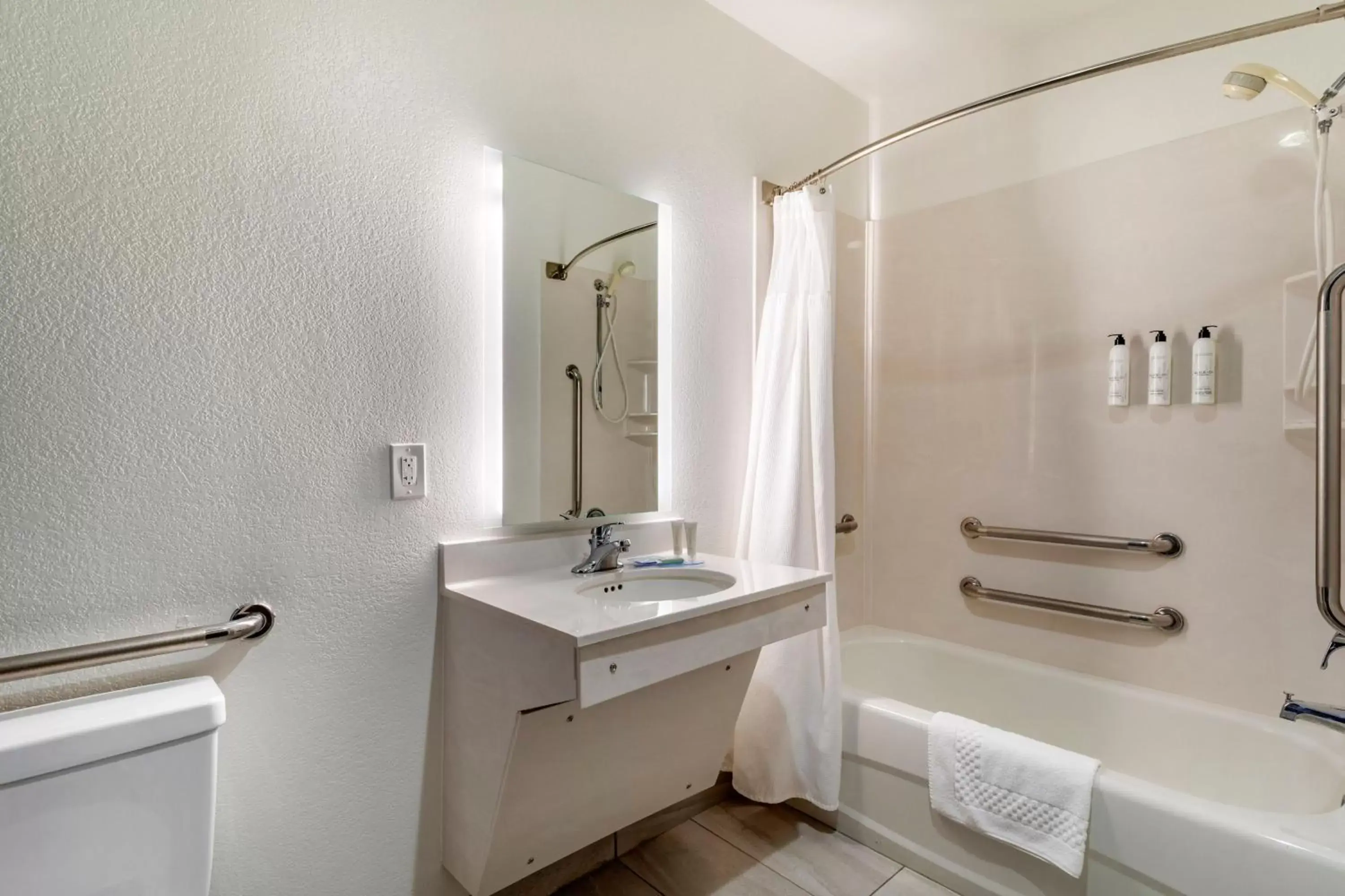 Bathroom in Fairfield Inn & Suites Cherokee