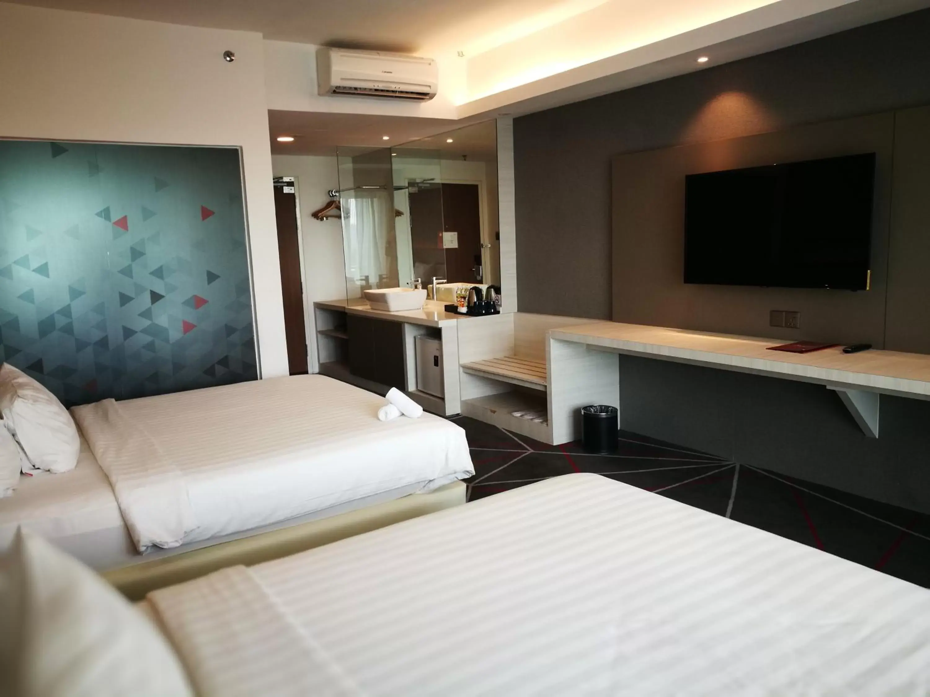 Photo of the whole room, Bed in Amerin Hotel Johor Bahru