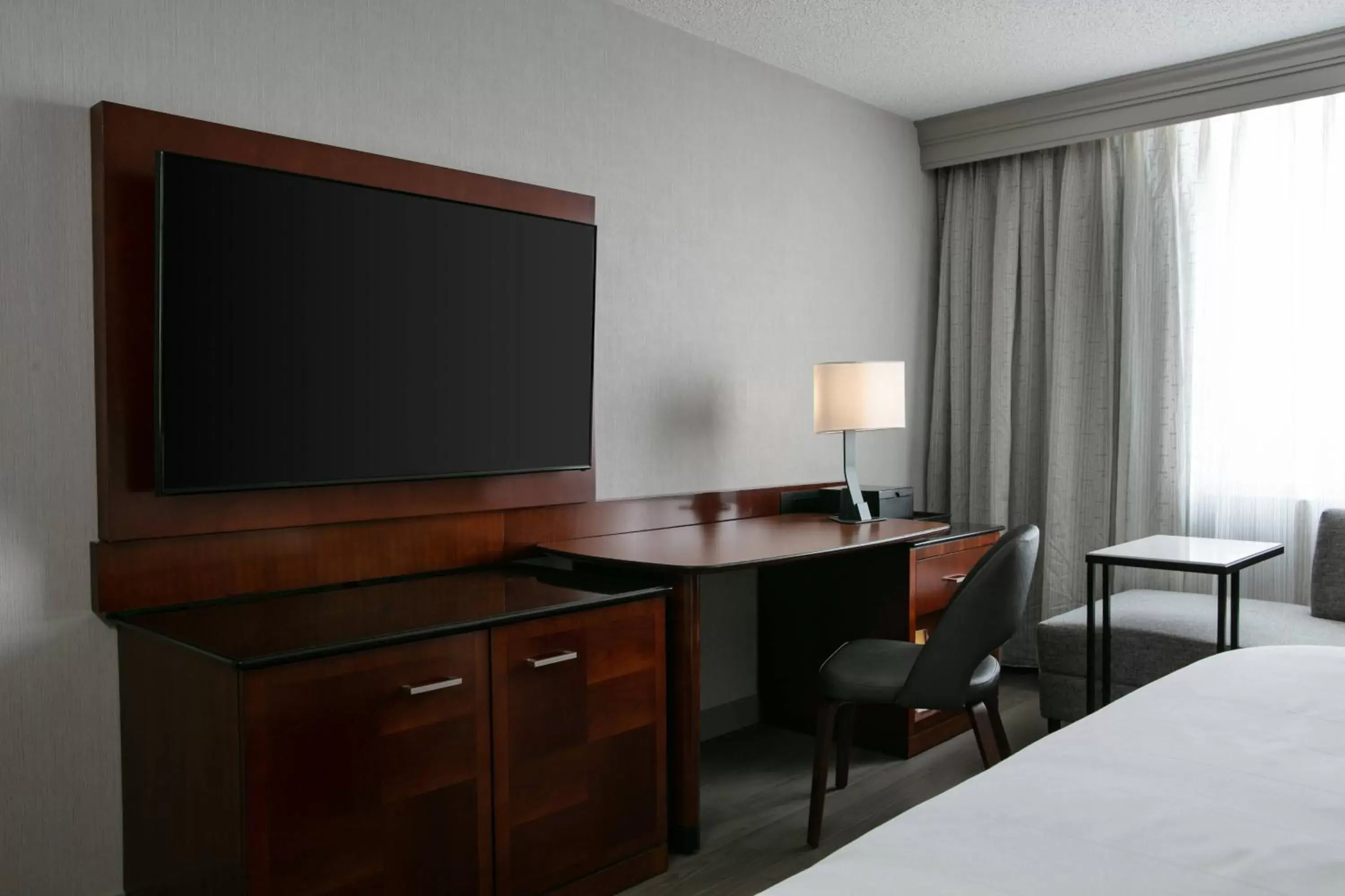 Photo of the whole room, TV/Entertainment Center in West Des Moines Marriott