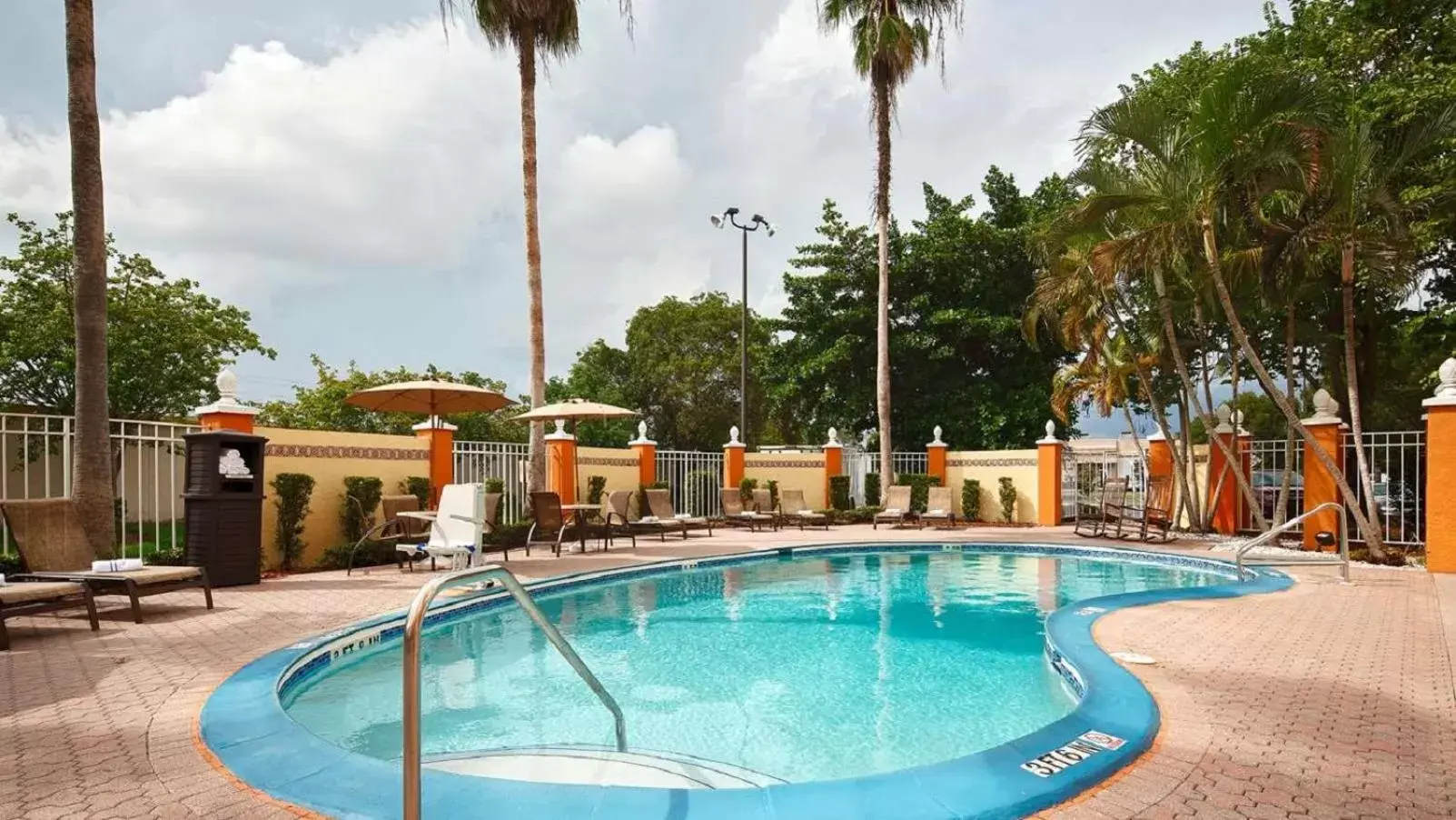 Swimming Pool in Best Western Fort Myers Inn and Suites