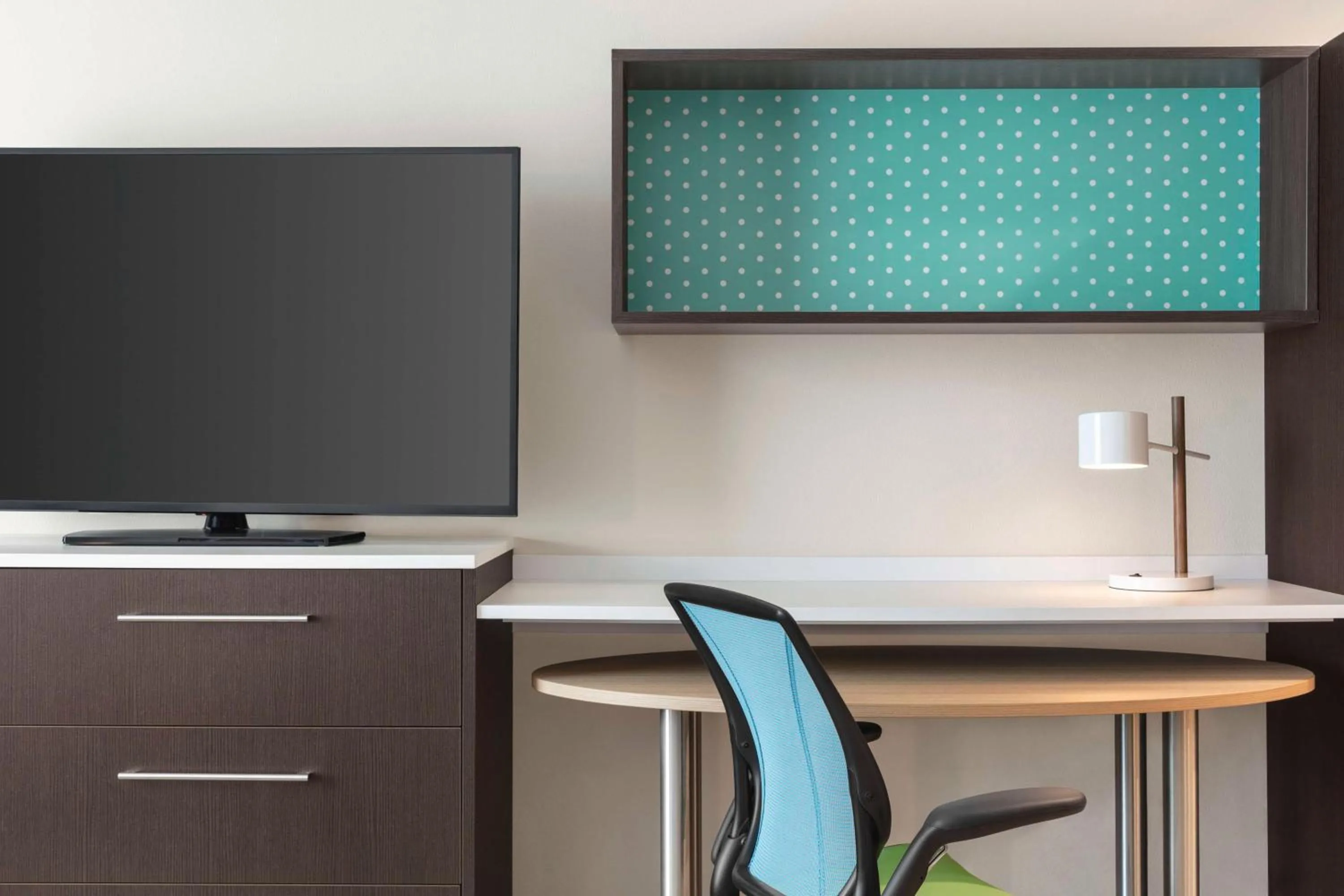 Bedroom in Home2 Suites By Hilton Milwaukee West