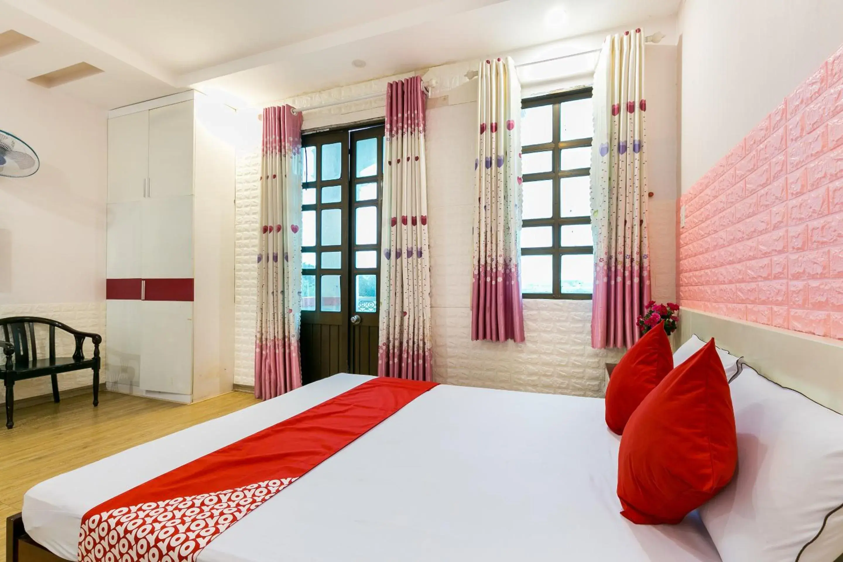 Bedroom, Bed in OYO 373 Habana Hotel