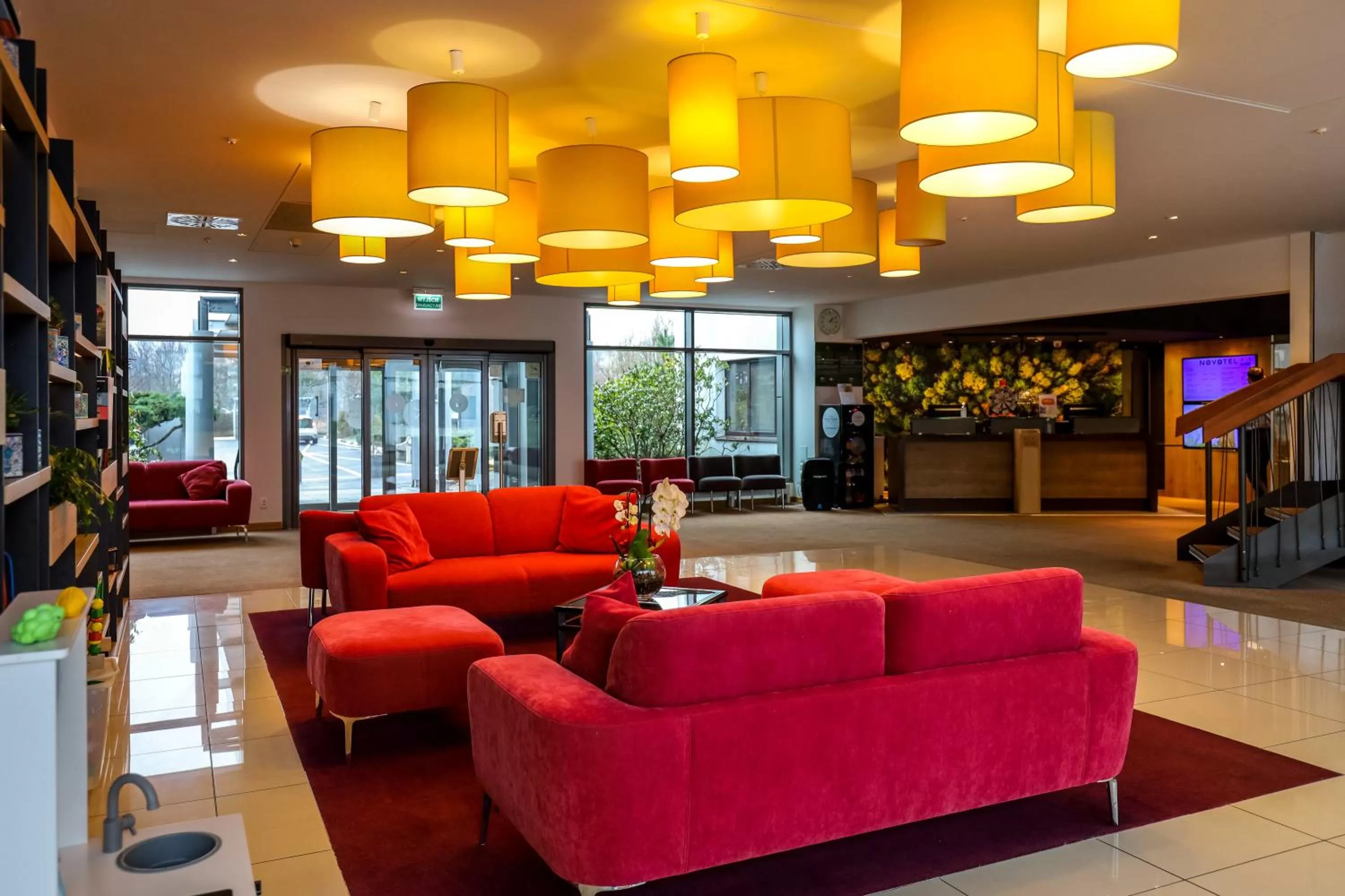 Lobby or reception in Novotel Poznań Malta
