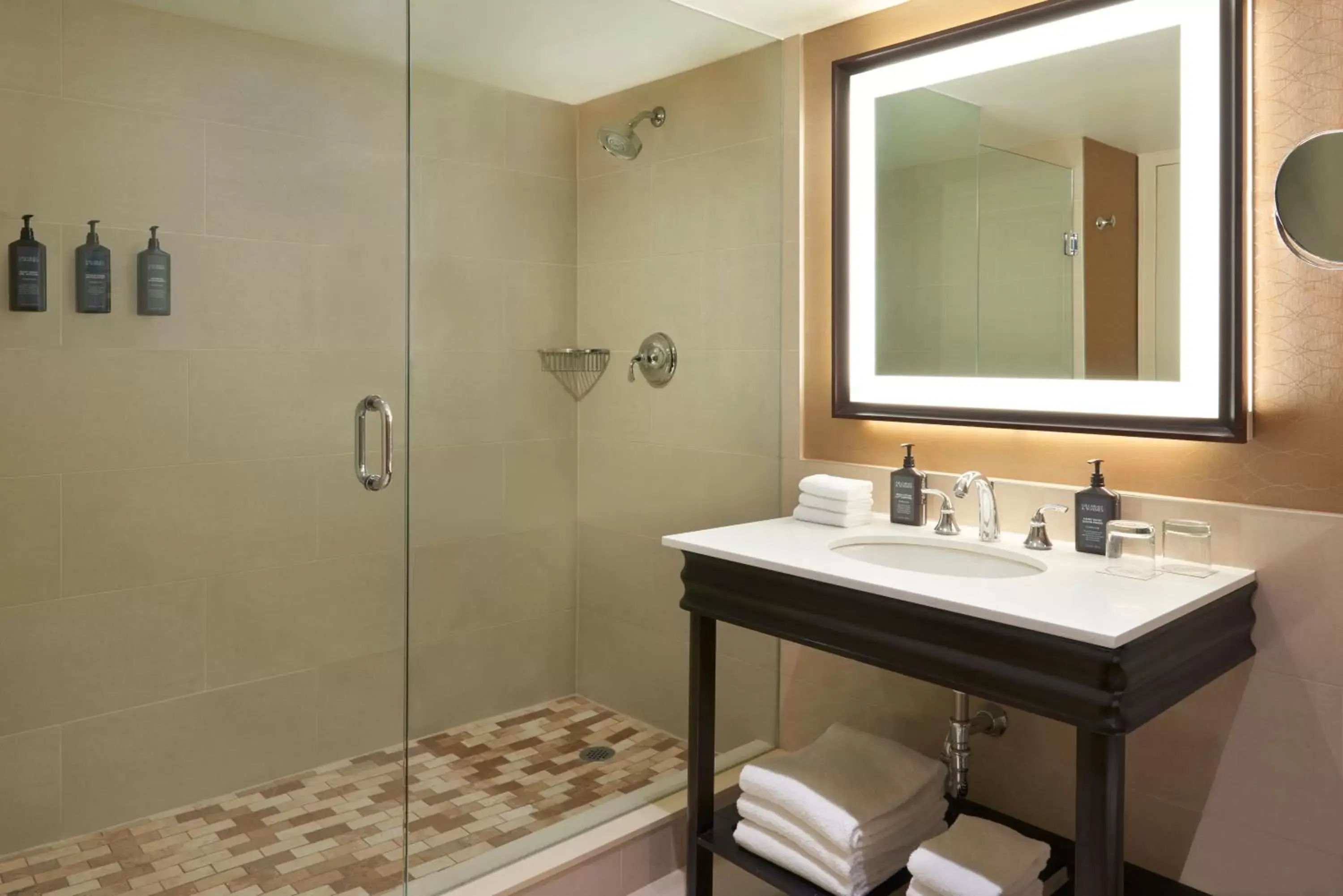Bathroom in Sheraton Parkway Toronto North Hotel & Suites