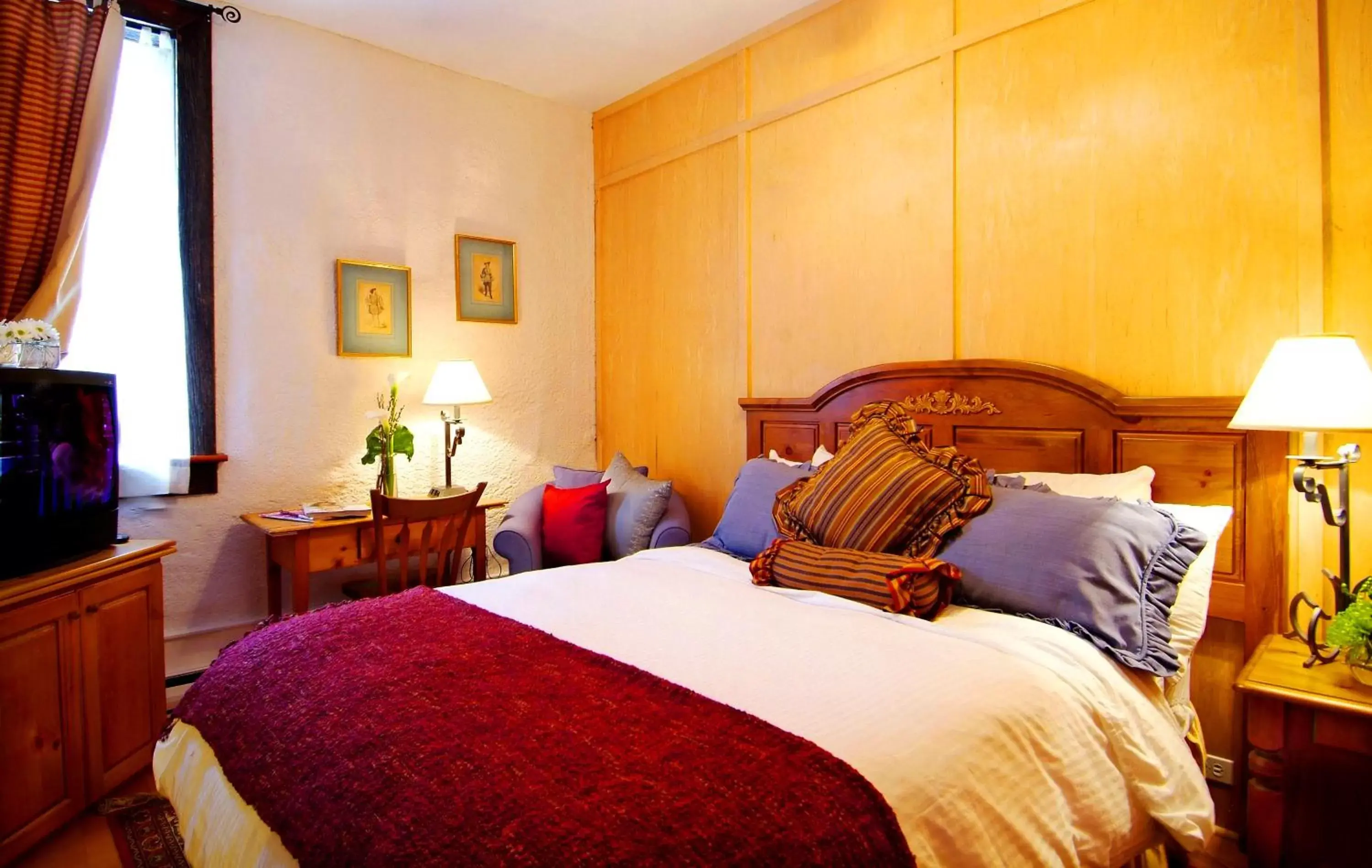 Bed in Benmiller Inn & Spa