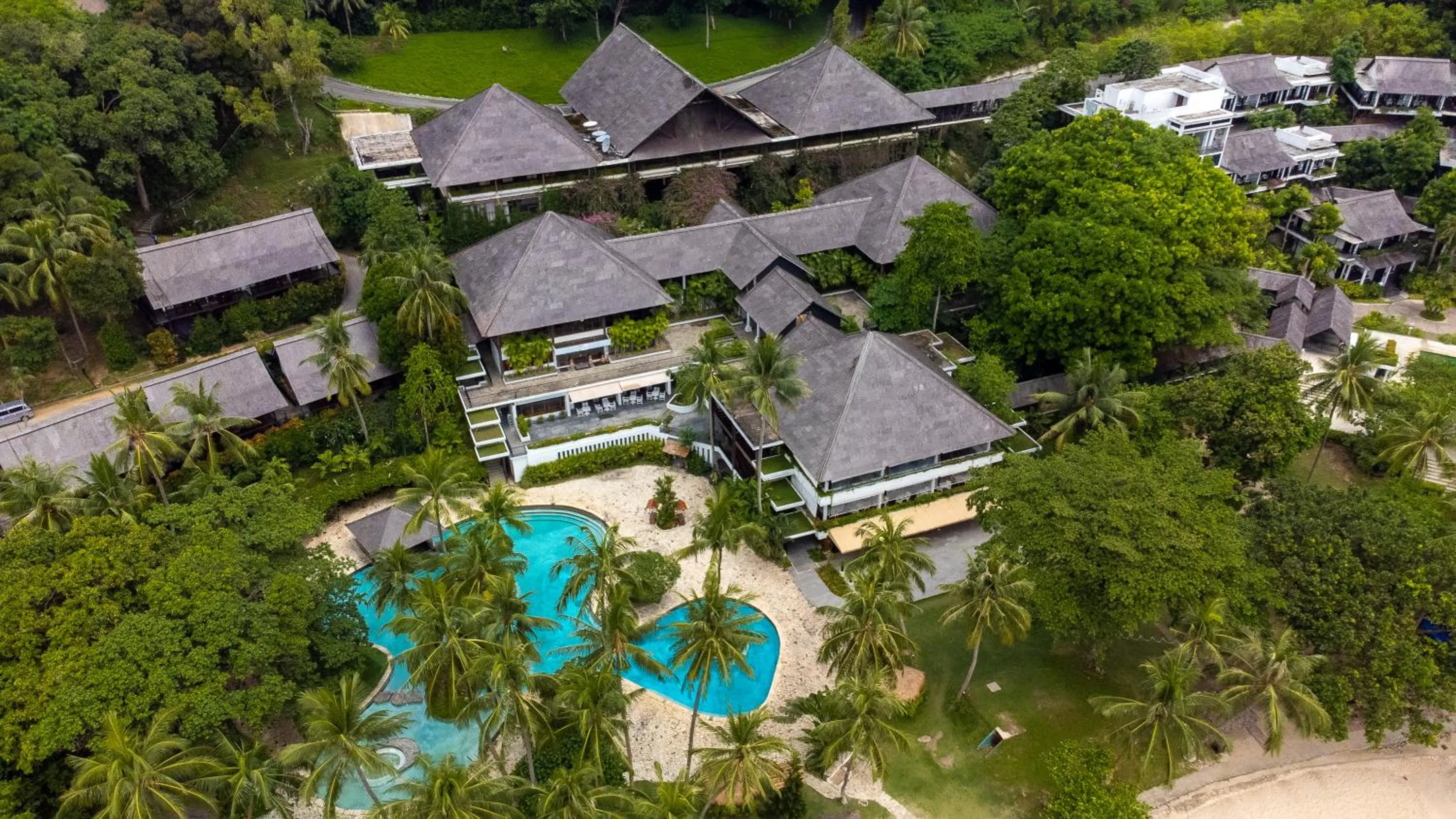 Swimming pool in Turi Beach Resort