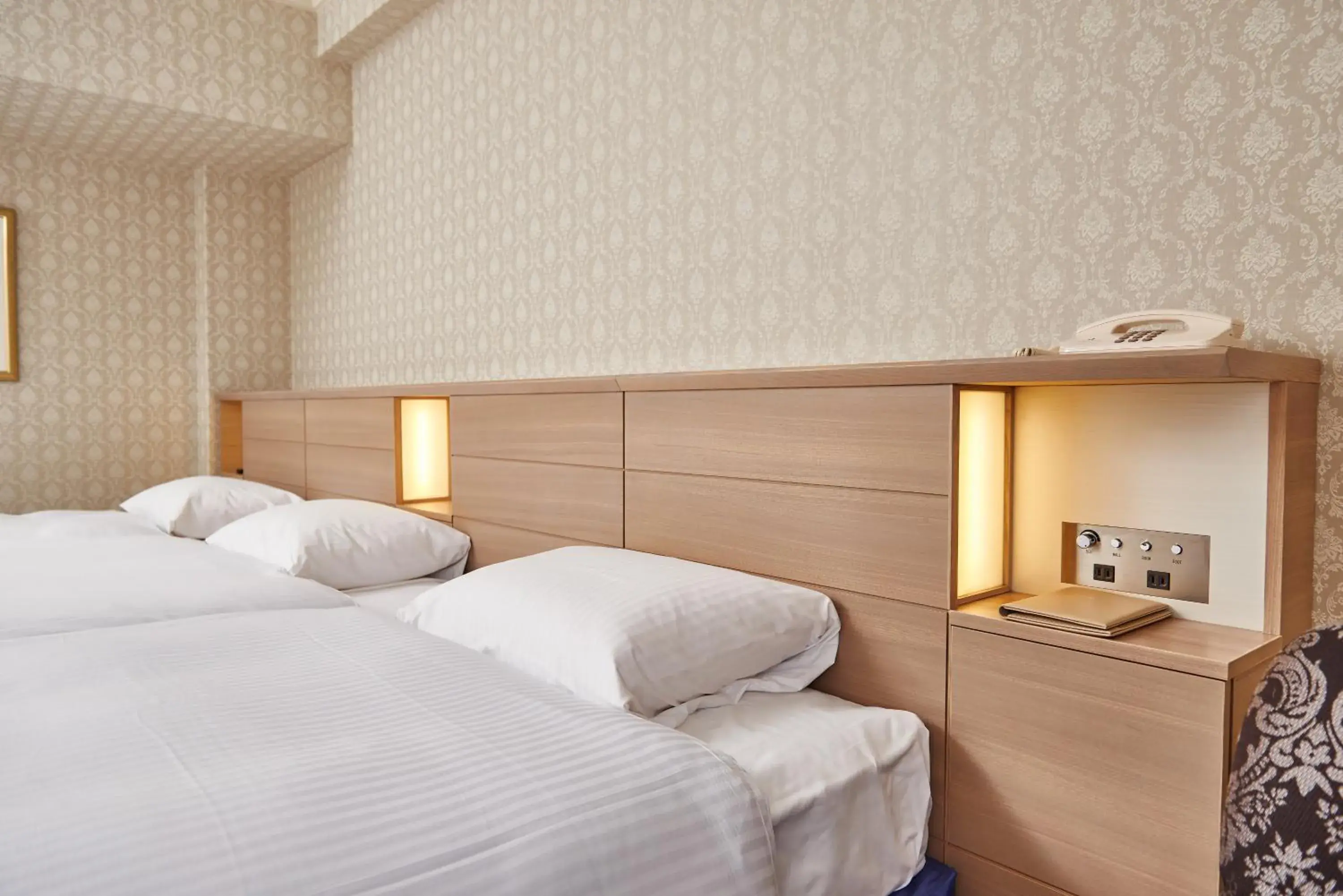 Bed in Hotel Okura Tokyo Bay