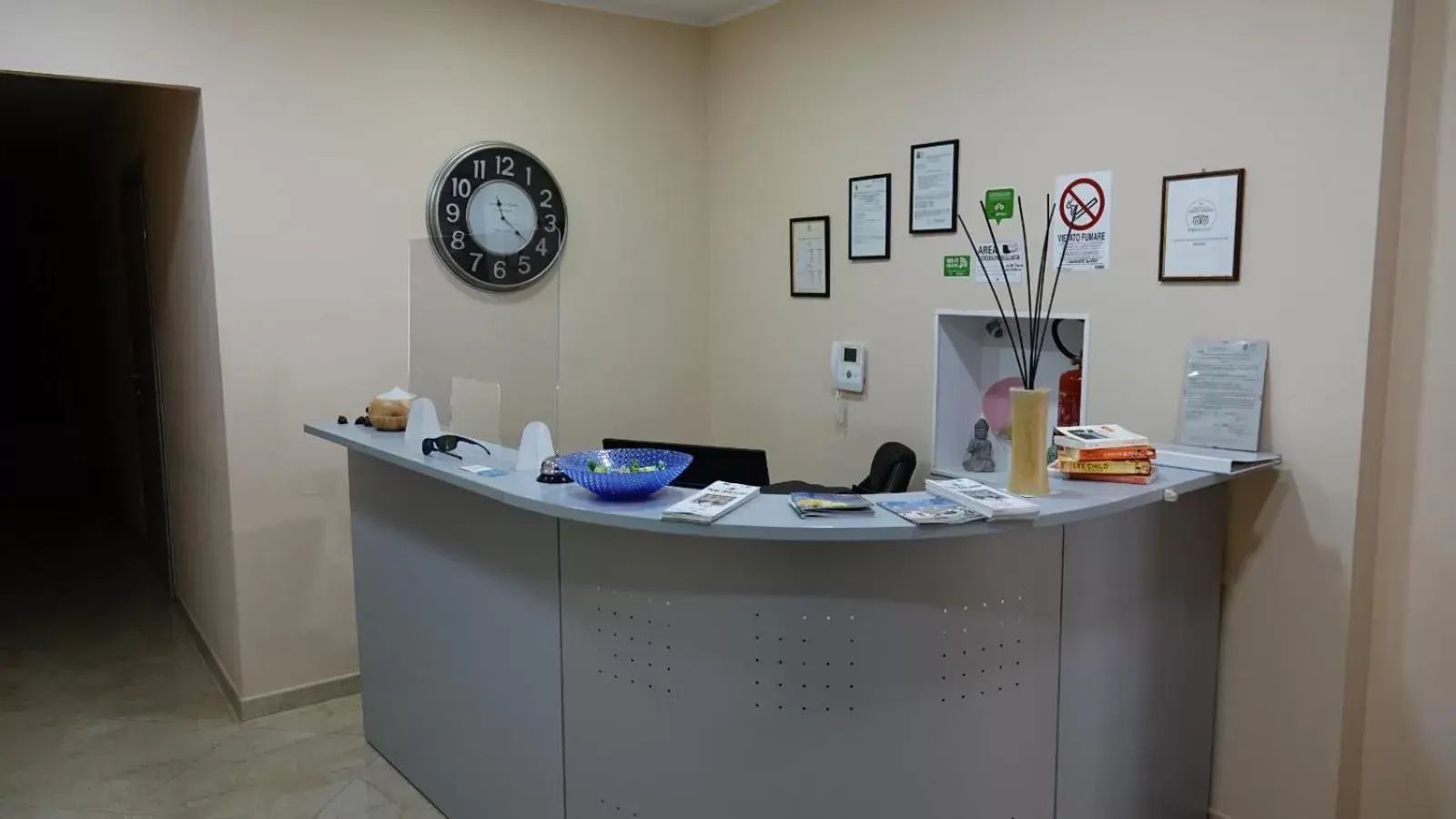 Lobby or reception in Cairoli Exclusive Rooms & Suite Lobby or reception in Cairoli Exclusive Rooms & Suite