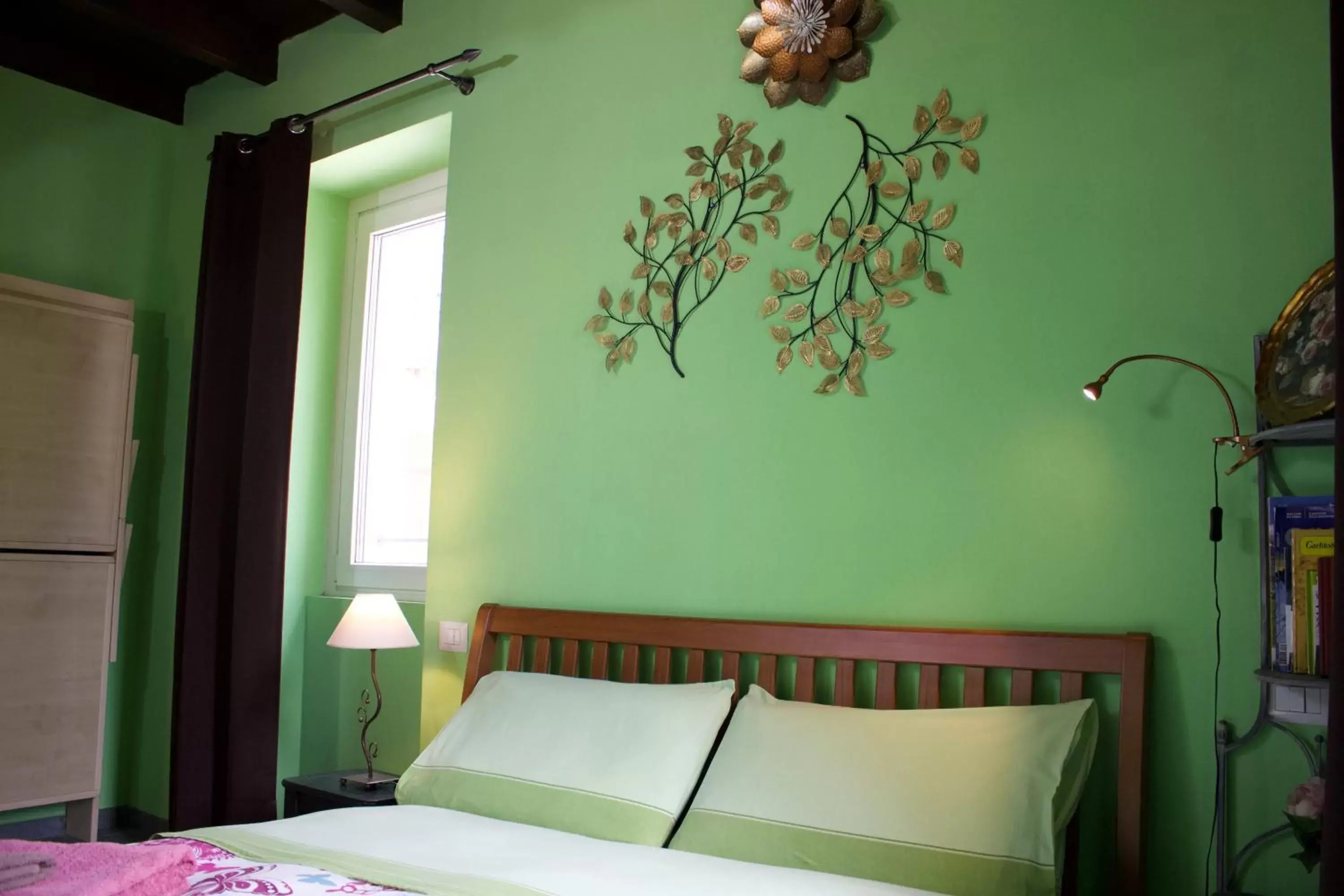 Photo of the whole room, Bed in La Casa Sul Sasso