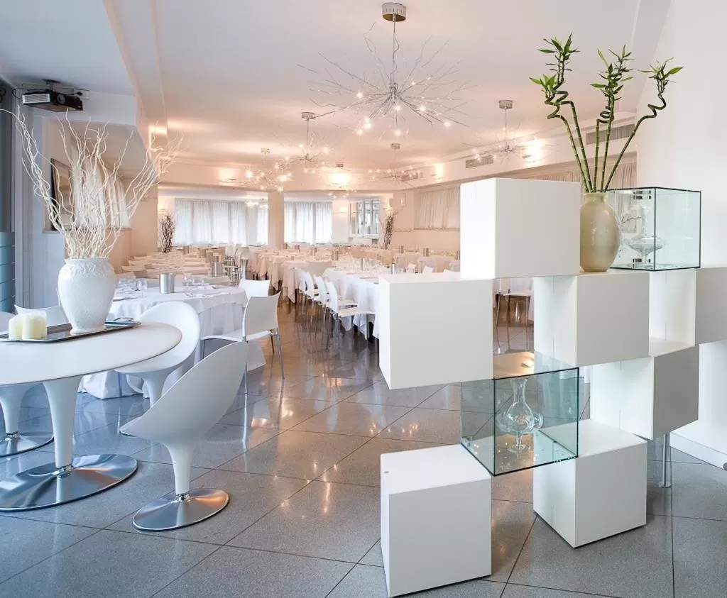 Restaurant/places to eat in Hotel & Loisir Le Ruote