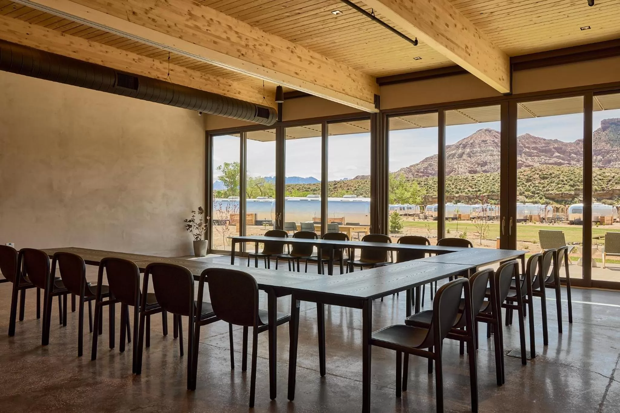 Meeting/conference room in AutoCamp Zion