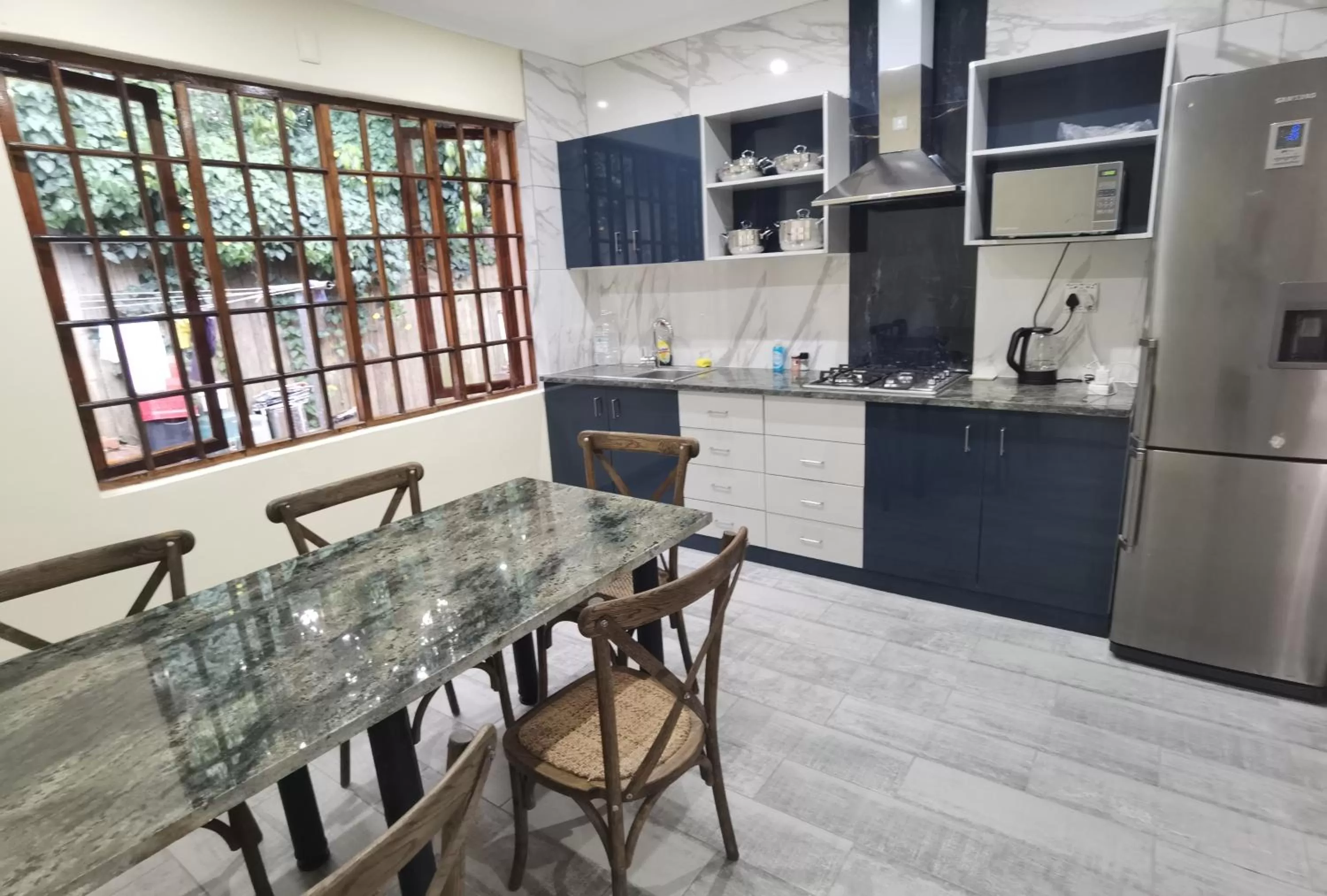 Kitchen or kitchenette in Gem of Manor drive