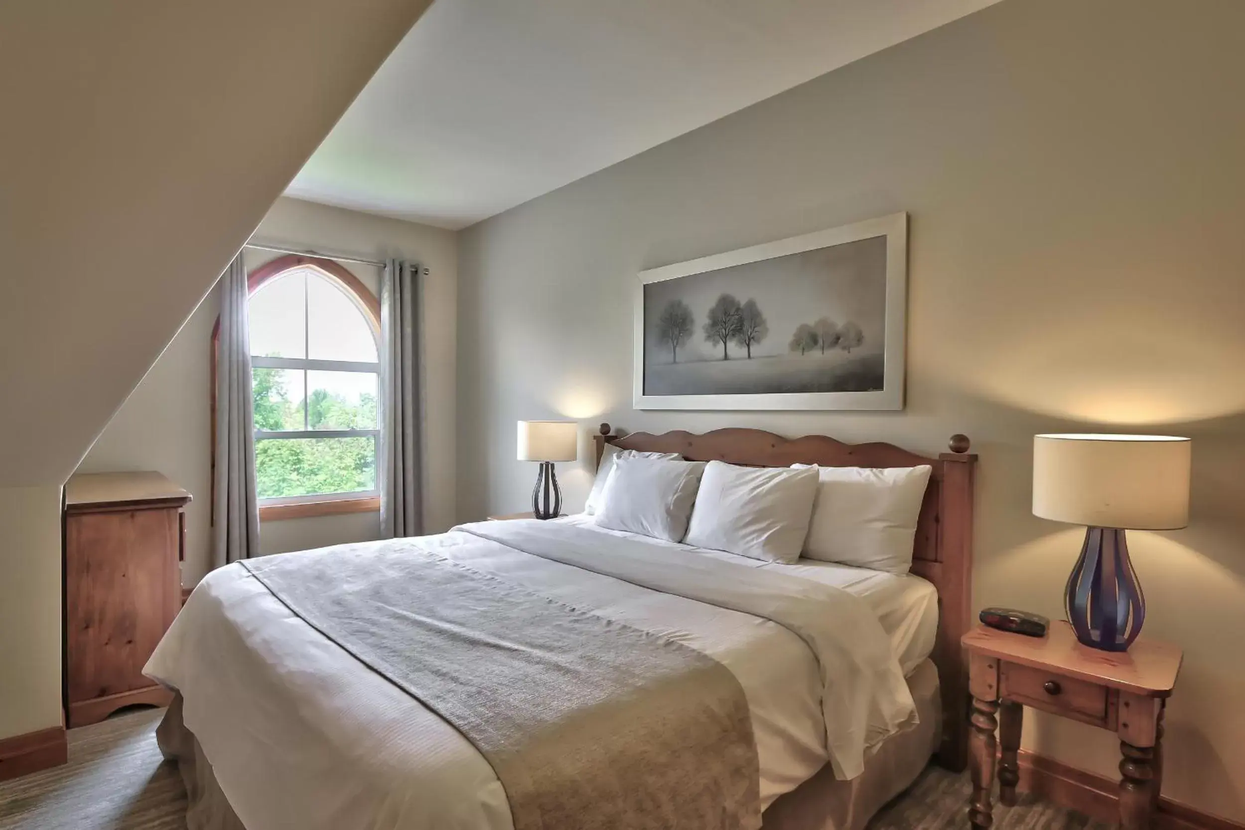 Historic Snowbridge One Bedroom in Blue Mountain Resort Home Collection