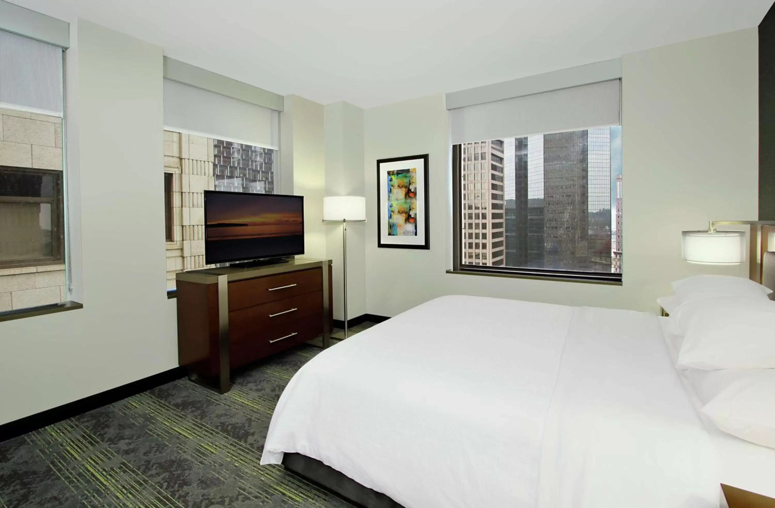 Bed, TV/Entertainment Center in Embassy Suites Pittsburgh-Downtown