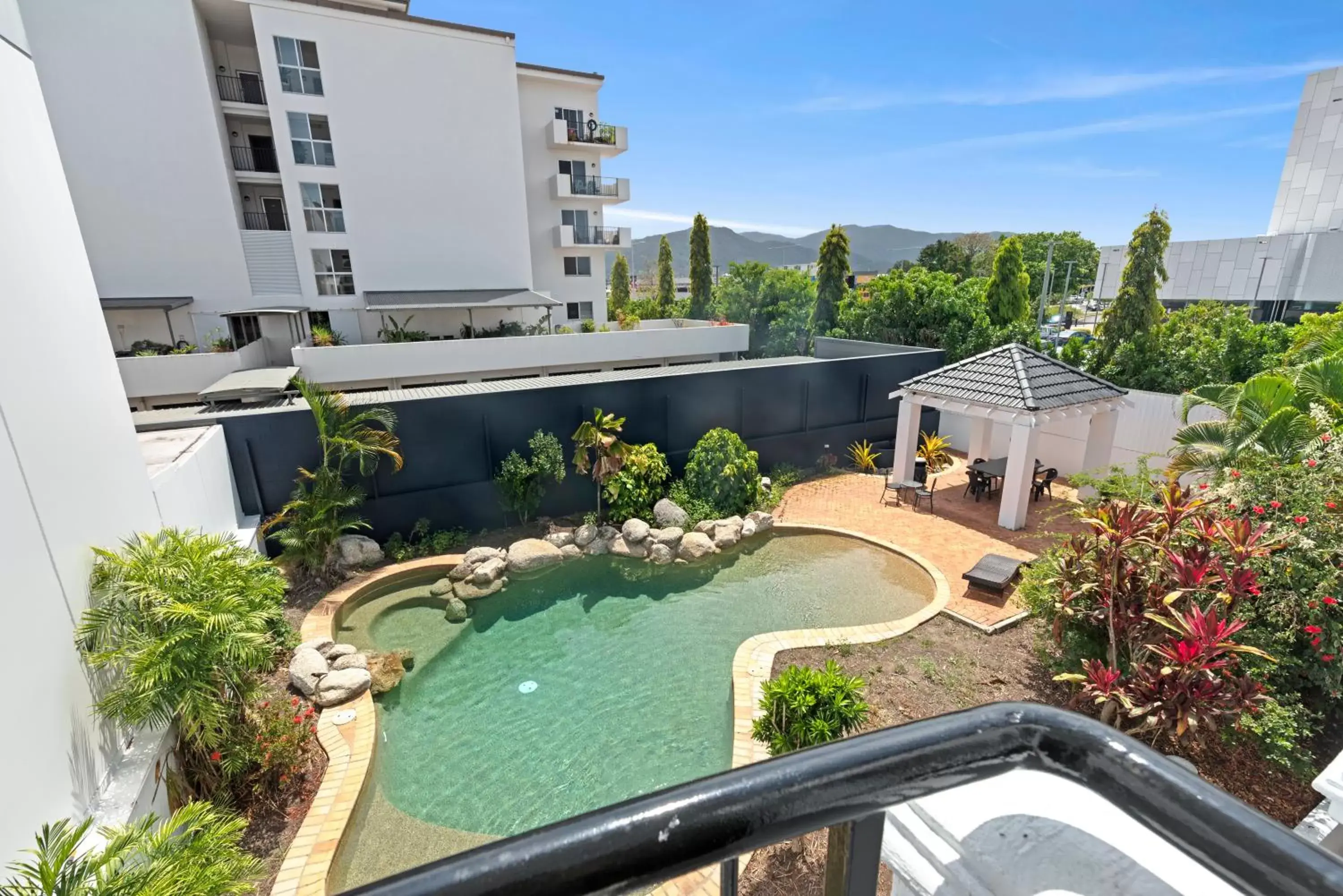 Swimming pool, Pool View in Villa Vaucluse Apartments