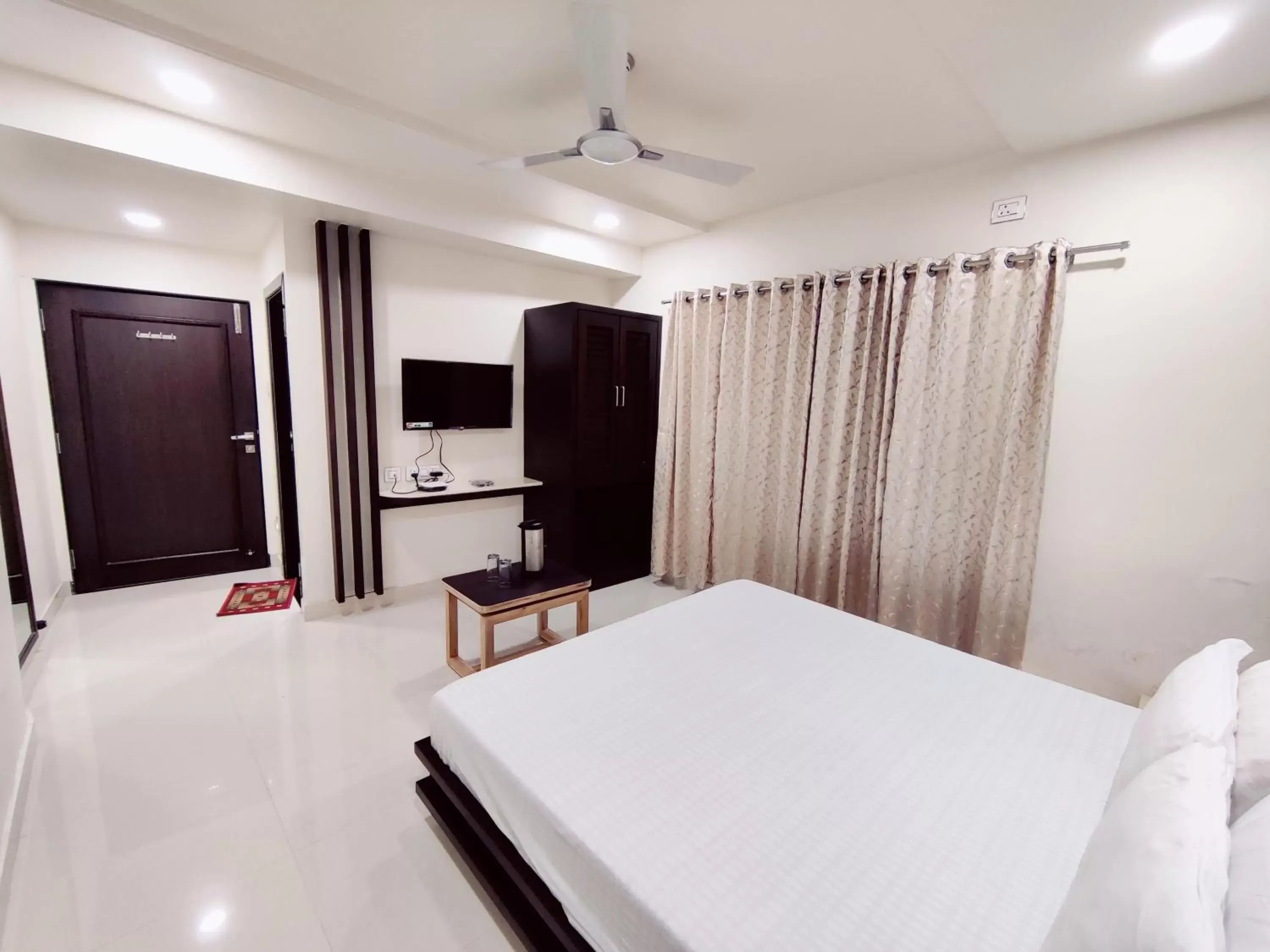 Bed in Abu Inn, Mount Abu - The Luxury Boutique Stay Bed in Abu Inn, Mount Abu - The Luxury Boutique Stay