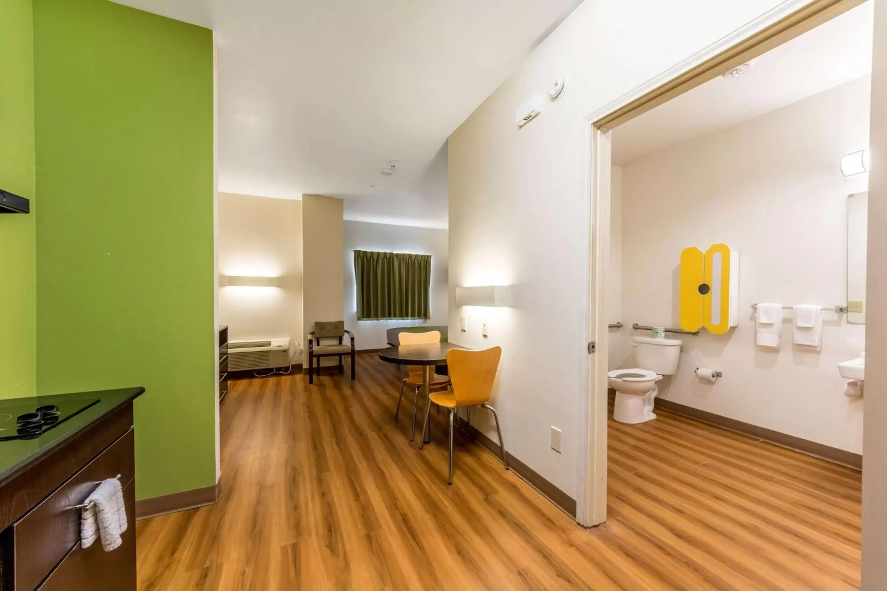 Bathroom, Bed in Super 8 by Wyndham Kenedy Bathroom, Bed in Super 8 by Wyndham Kenedy