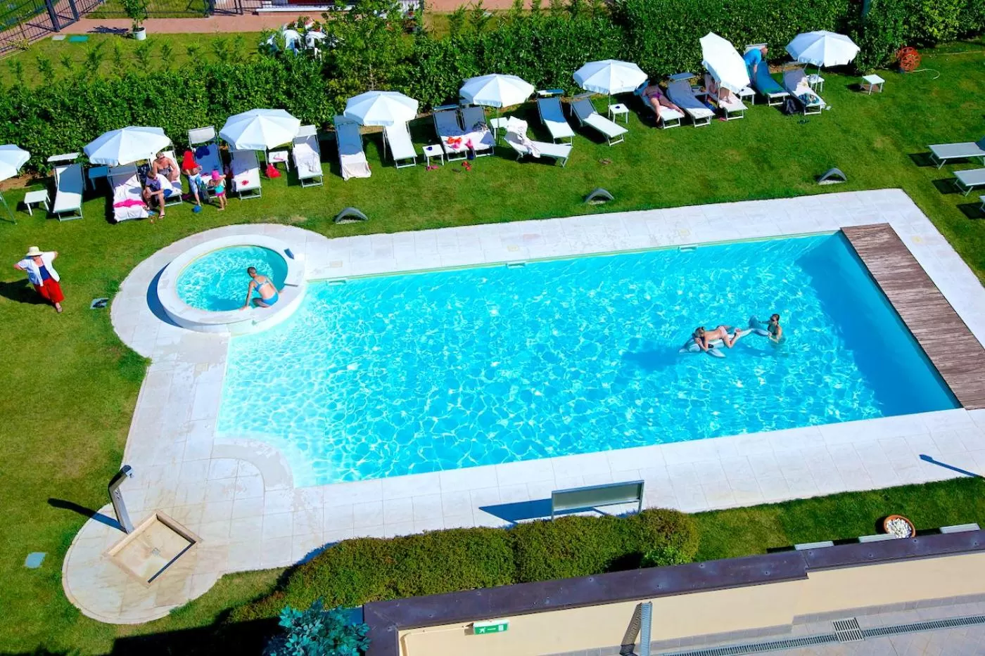 Swimming pool in Enjoy Garda Hotel